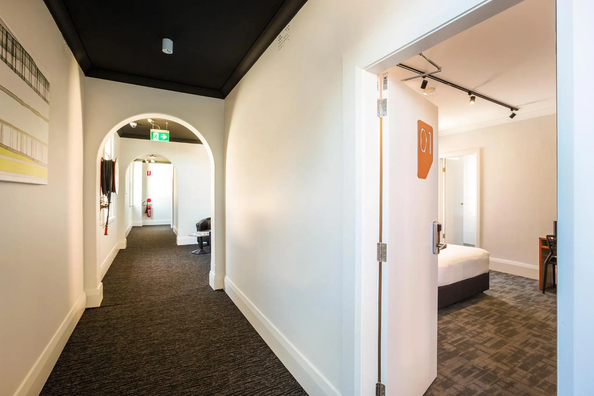 Photo of the whole room, Bed in Nightcap at Regents Park Hotel