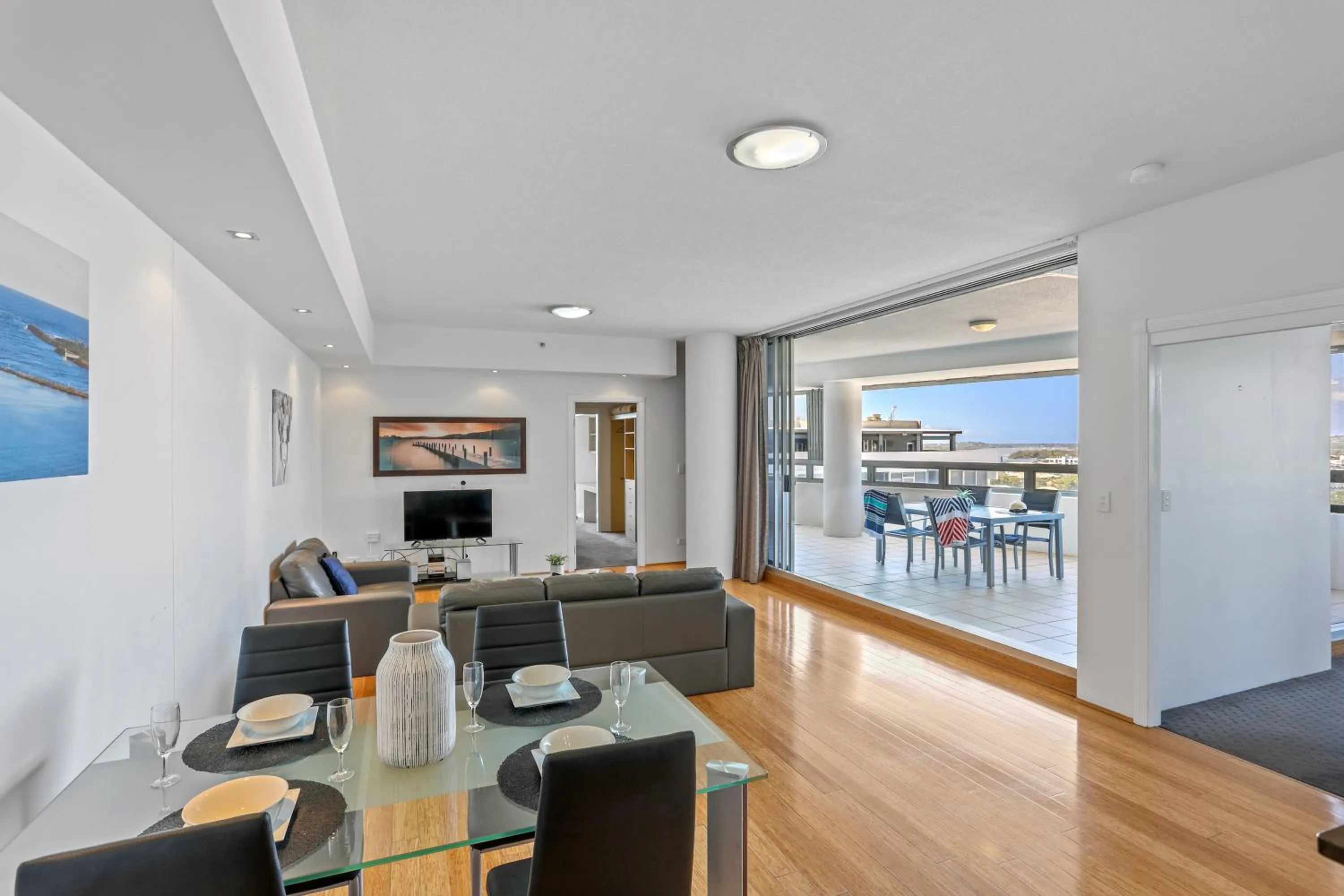 TV and multimedia in Tweed Ultima Apartments