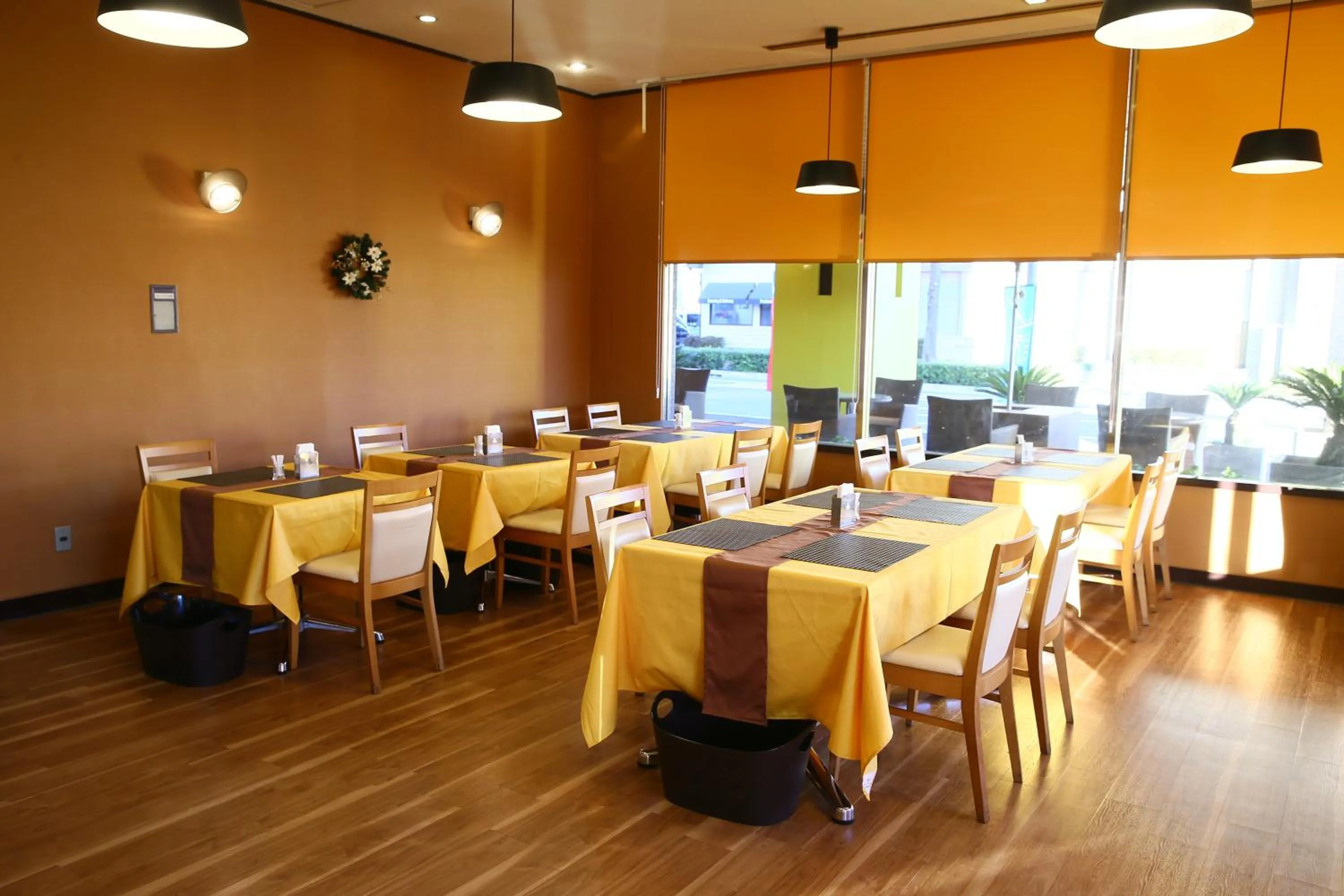 Restaurant/places to eat in Hotel 1-2-3 Maebashi Mercury