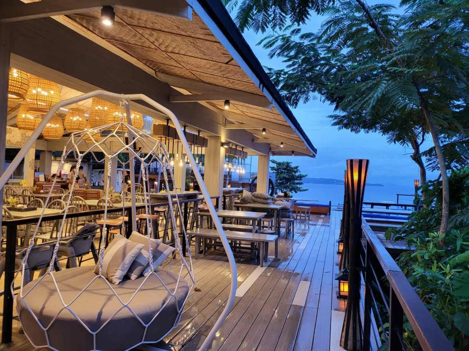 Restaurant/places to eat in Fairways and Bluewater Boracay