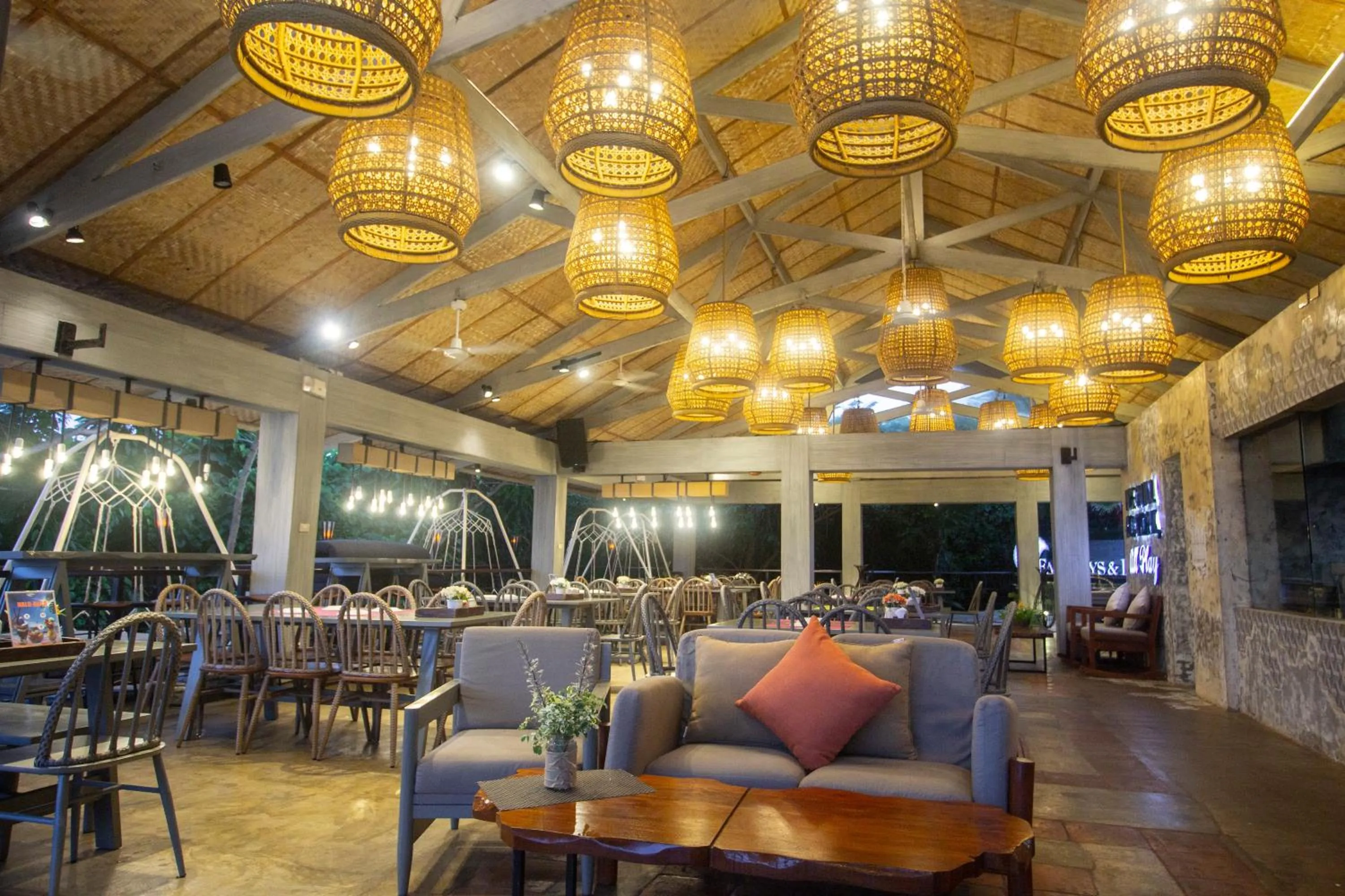 Restaurant/places to eat in Fairways and Bluewater Boracay