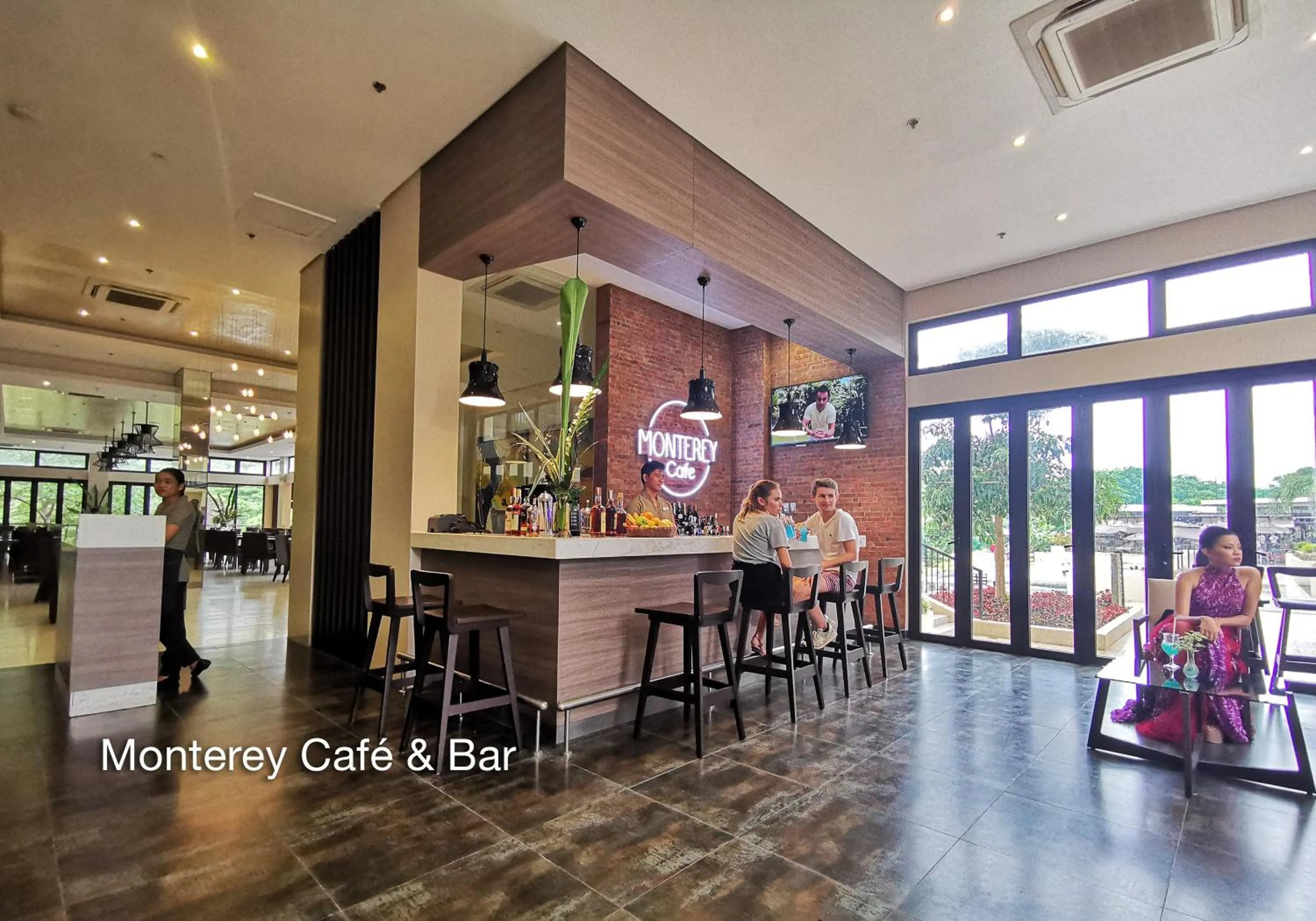 Restaurant/places to eat in Fairways and Bluewater Boracay