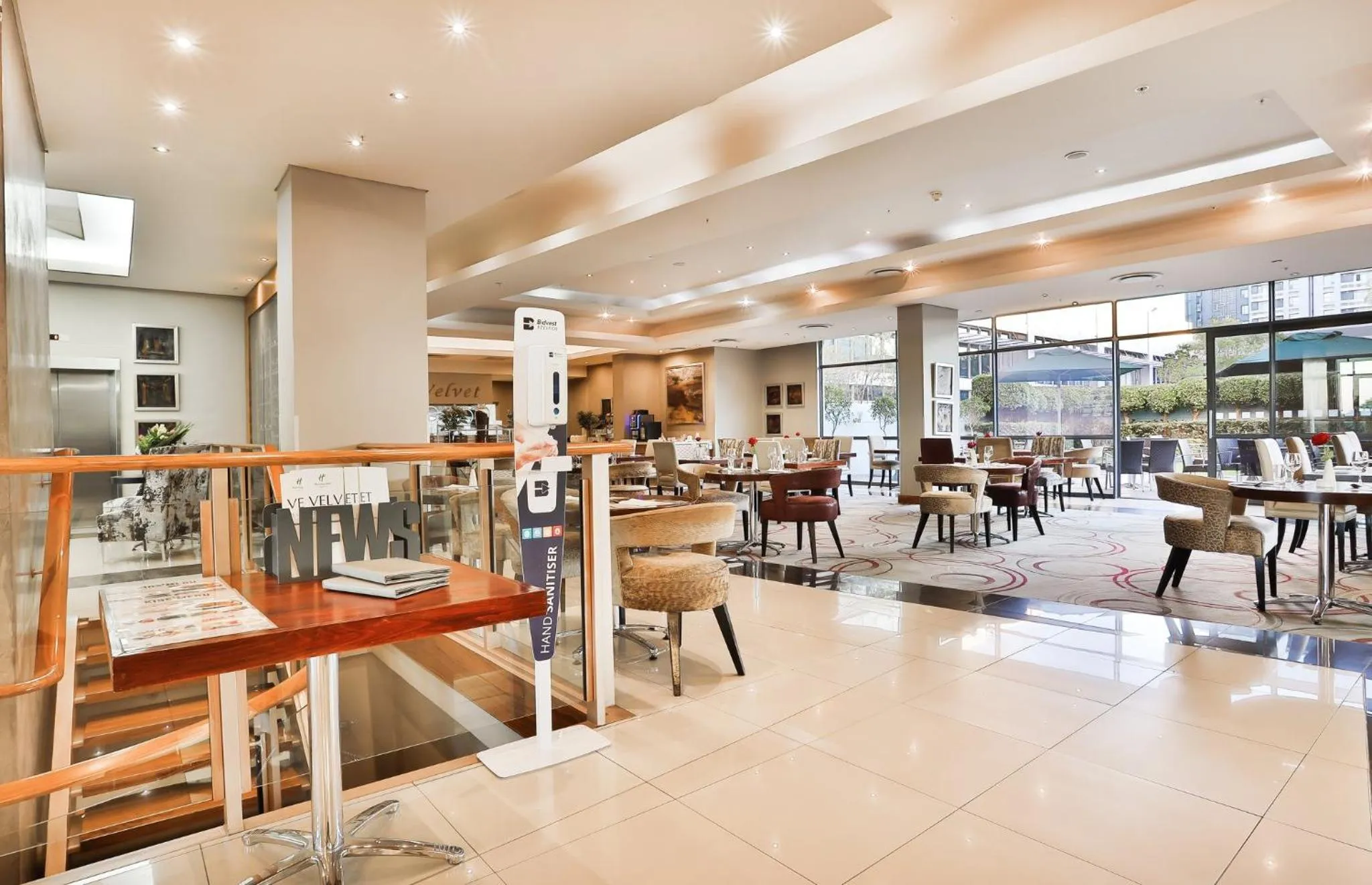 Restaurant/places to eat in Holiday Inn Johannesburg-Rosebank by IHG