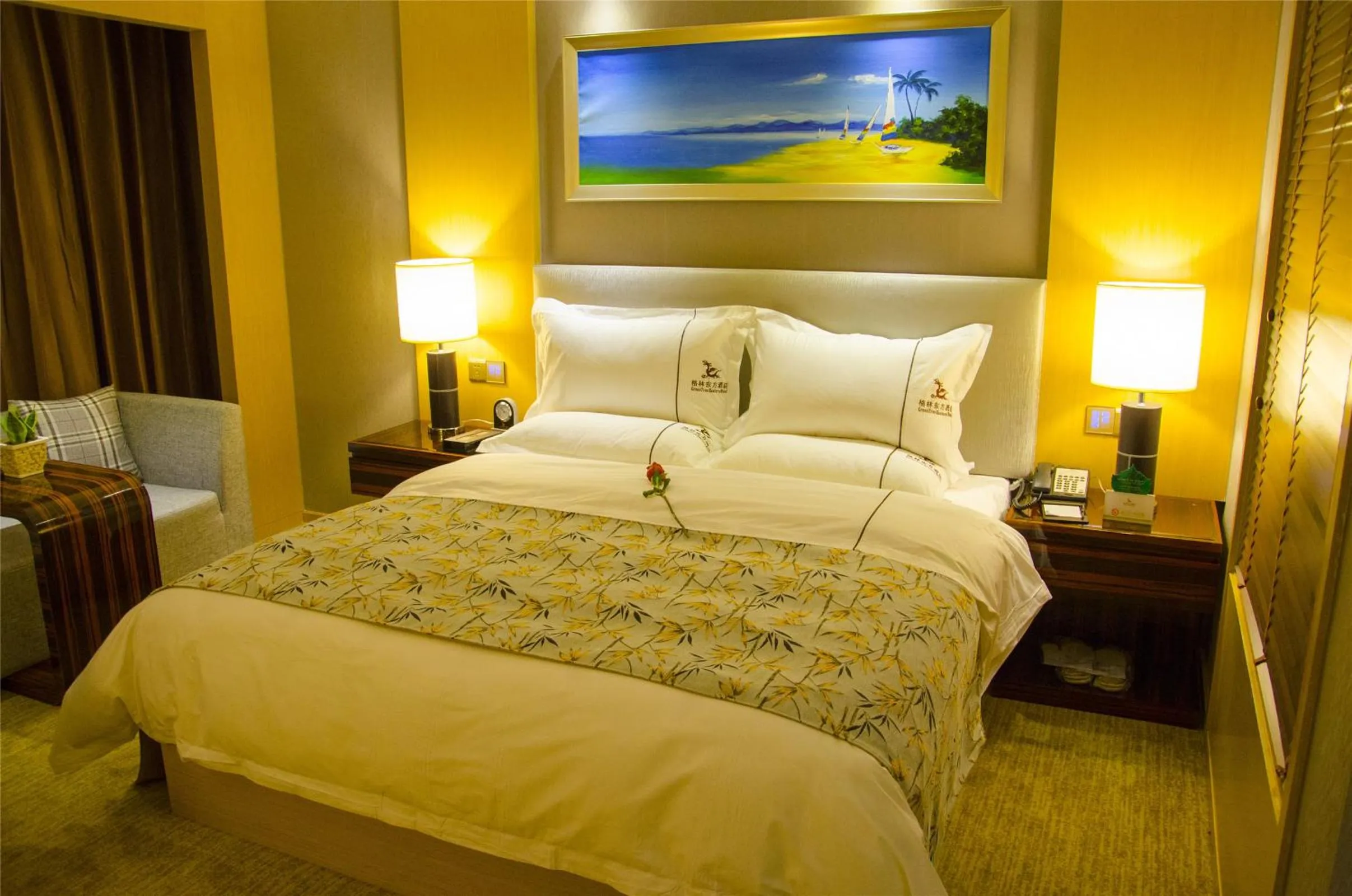 Bed in GreenTree Eastern GuangDong FoShan ShunDe District Huicong City Hotel