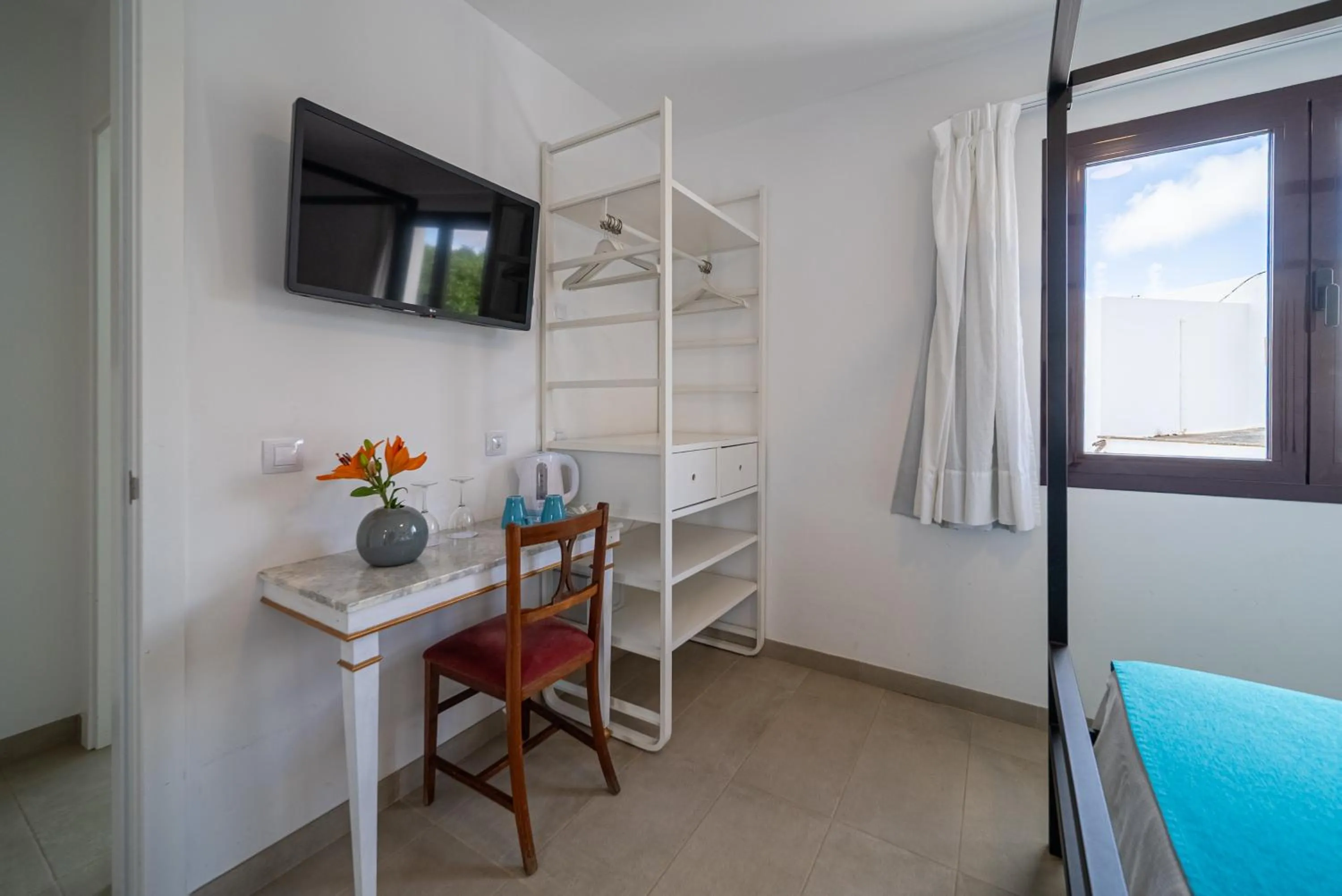 TV and multimedia, Bed in La Casona de Yaiza I Hotel Emblematico