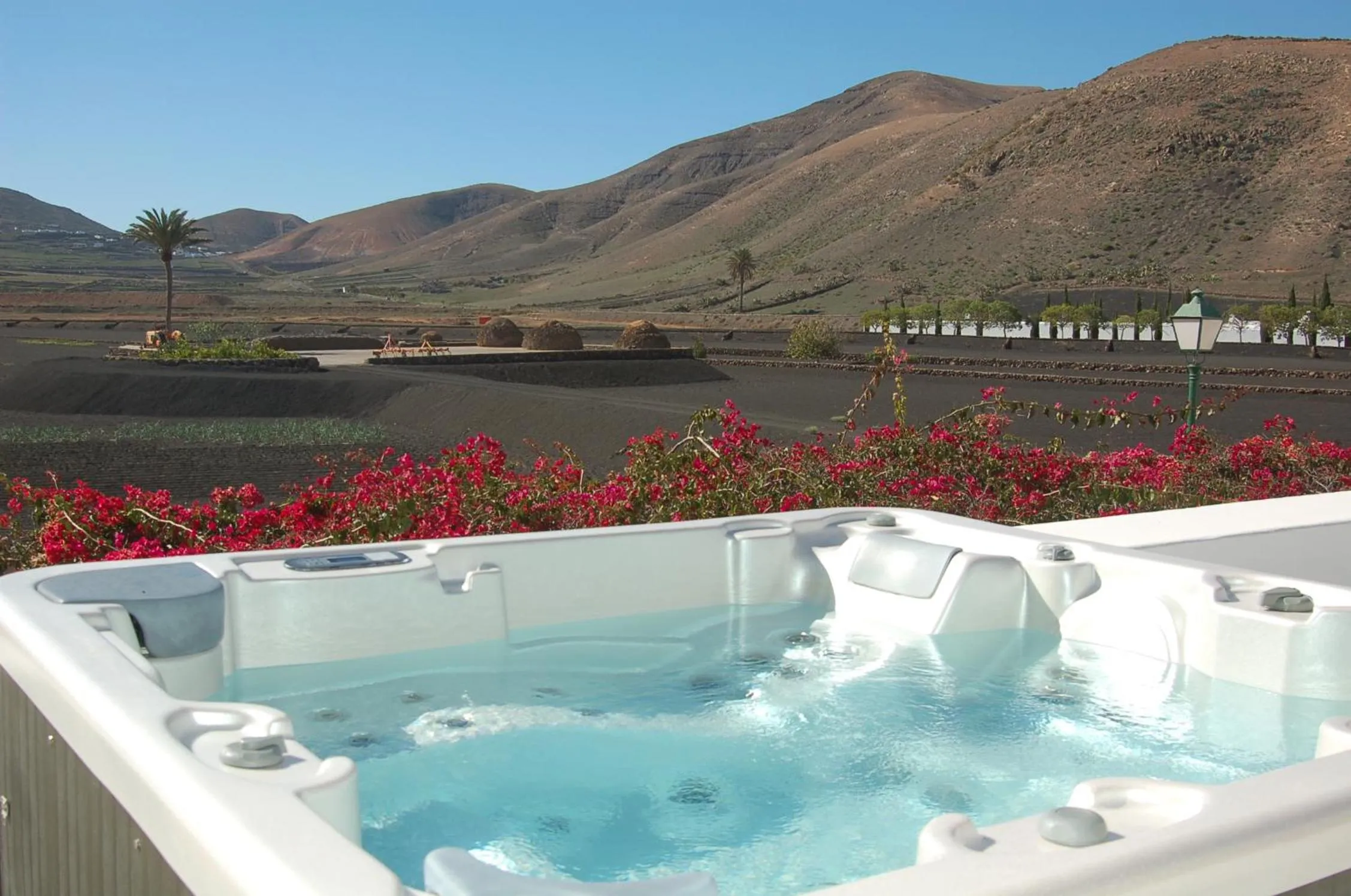 Hot Tub in La Casona de Yaiza I Hotel Emblematico