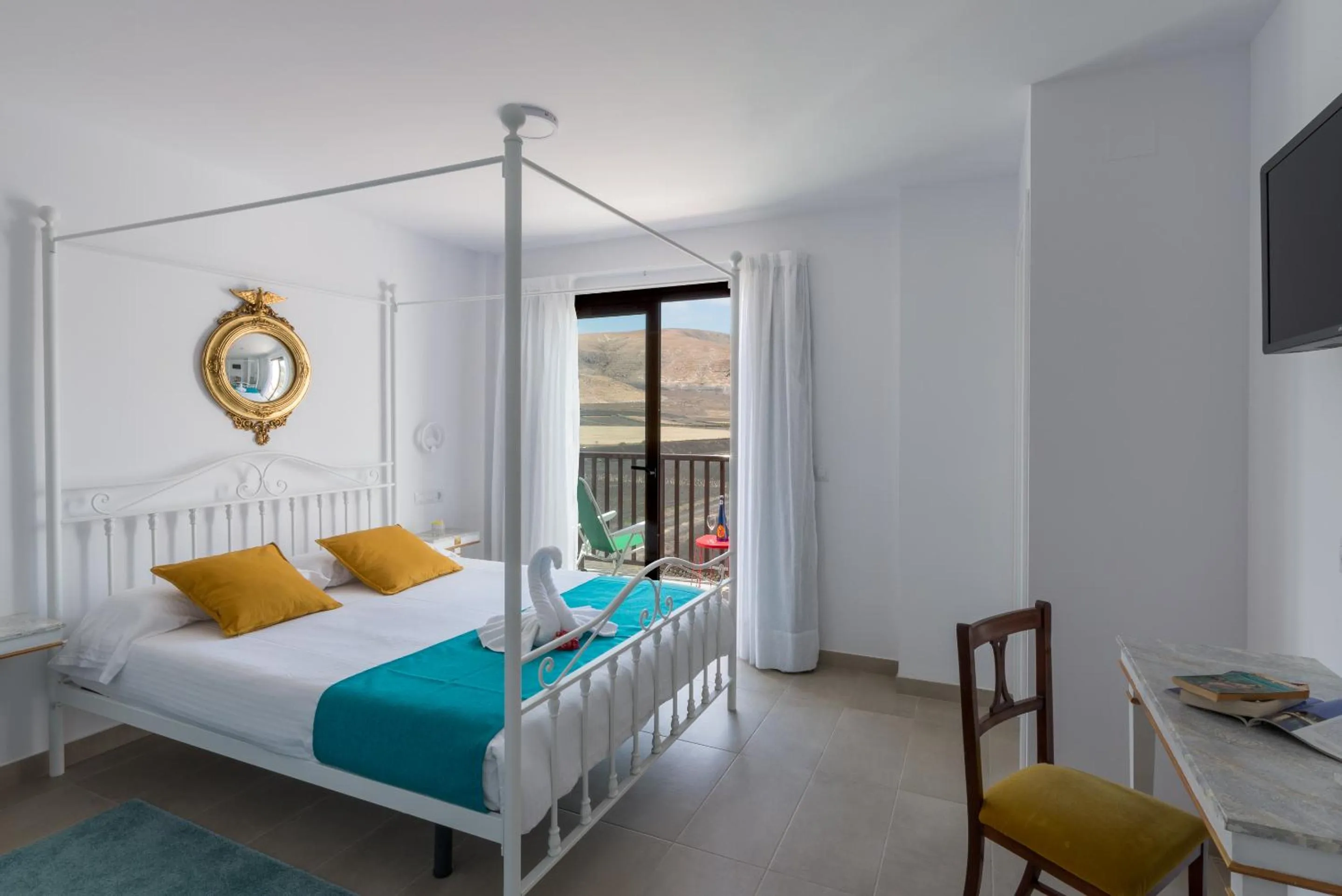 Photo of the whole room, Bed in La Casona de Yaiza I Hotel Emblematico