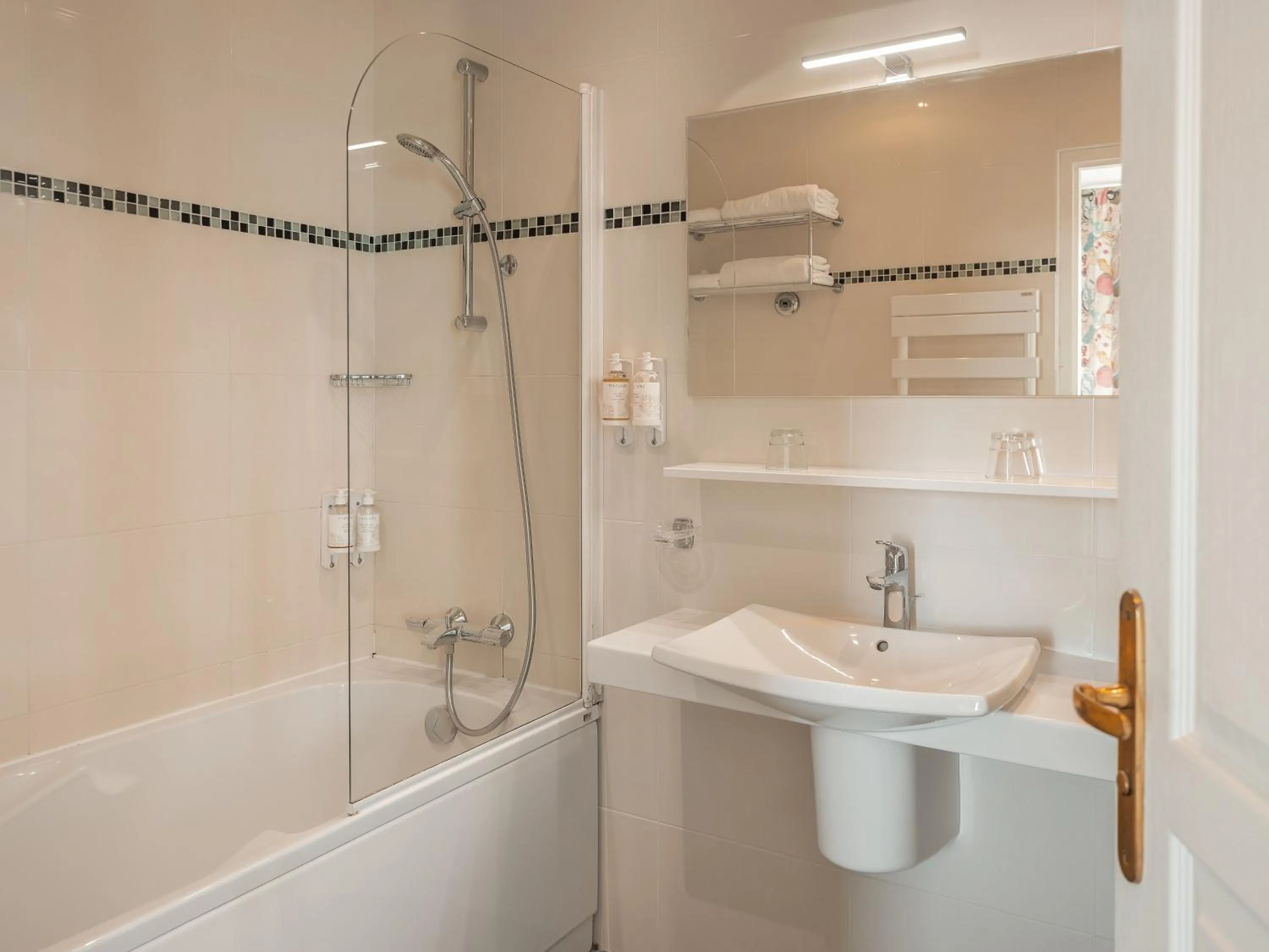 Bathroom in Castel Clara Thalasso & Spa