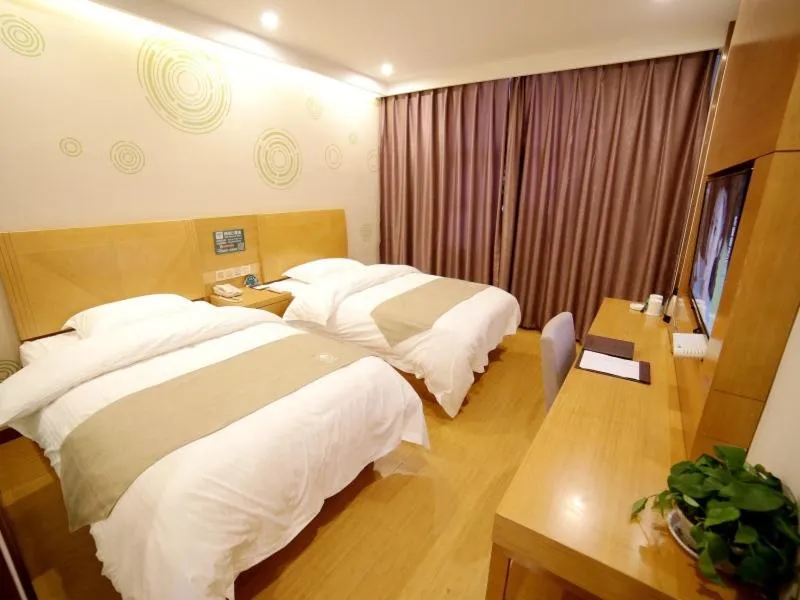 Bed in GreenTree Inn Fuyang Development Zone Weisan Road Express Hotel