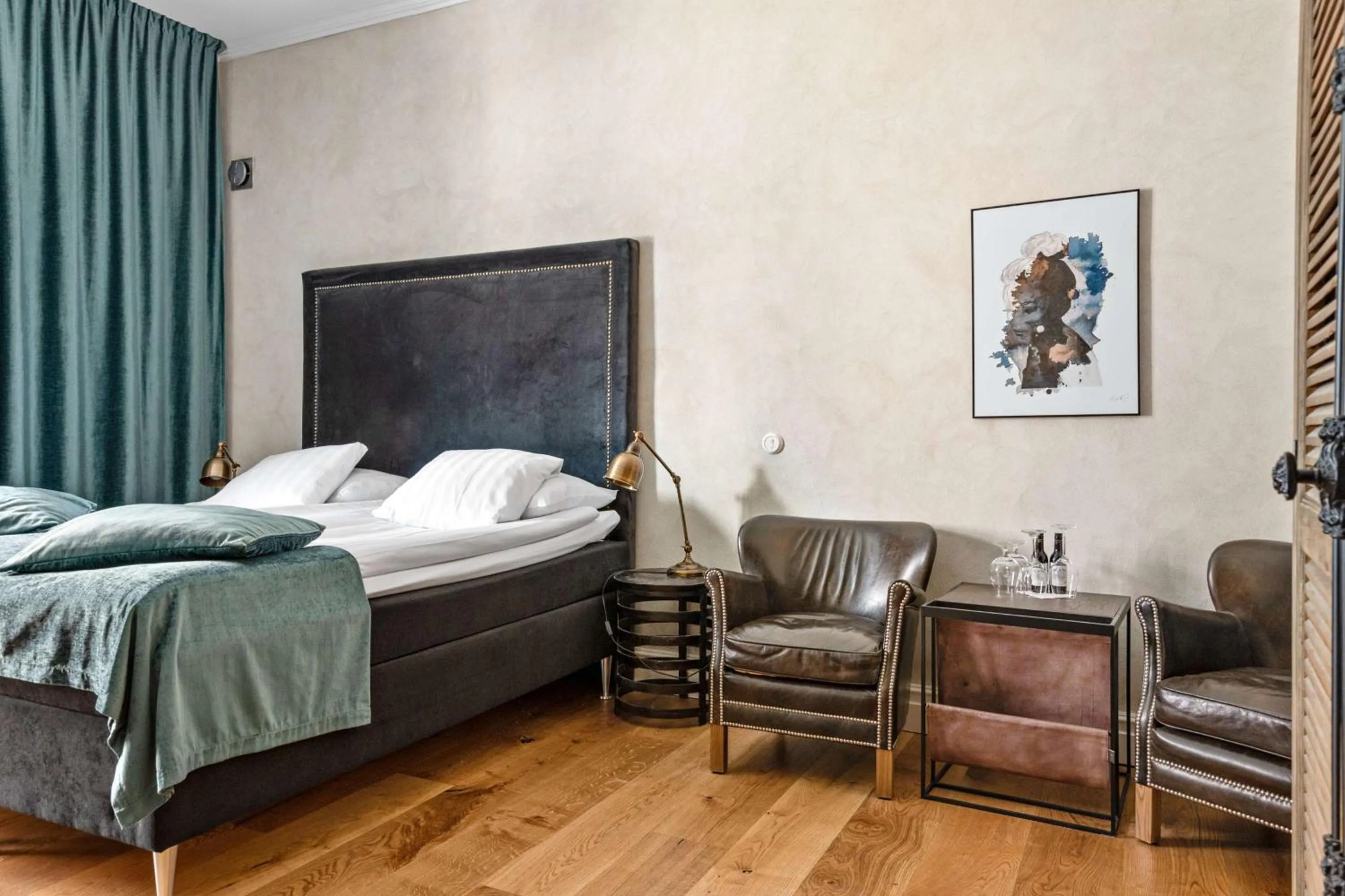 Bedroom, Bed in Donners Hotell