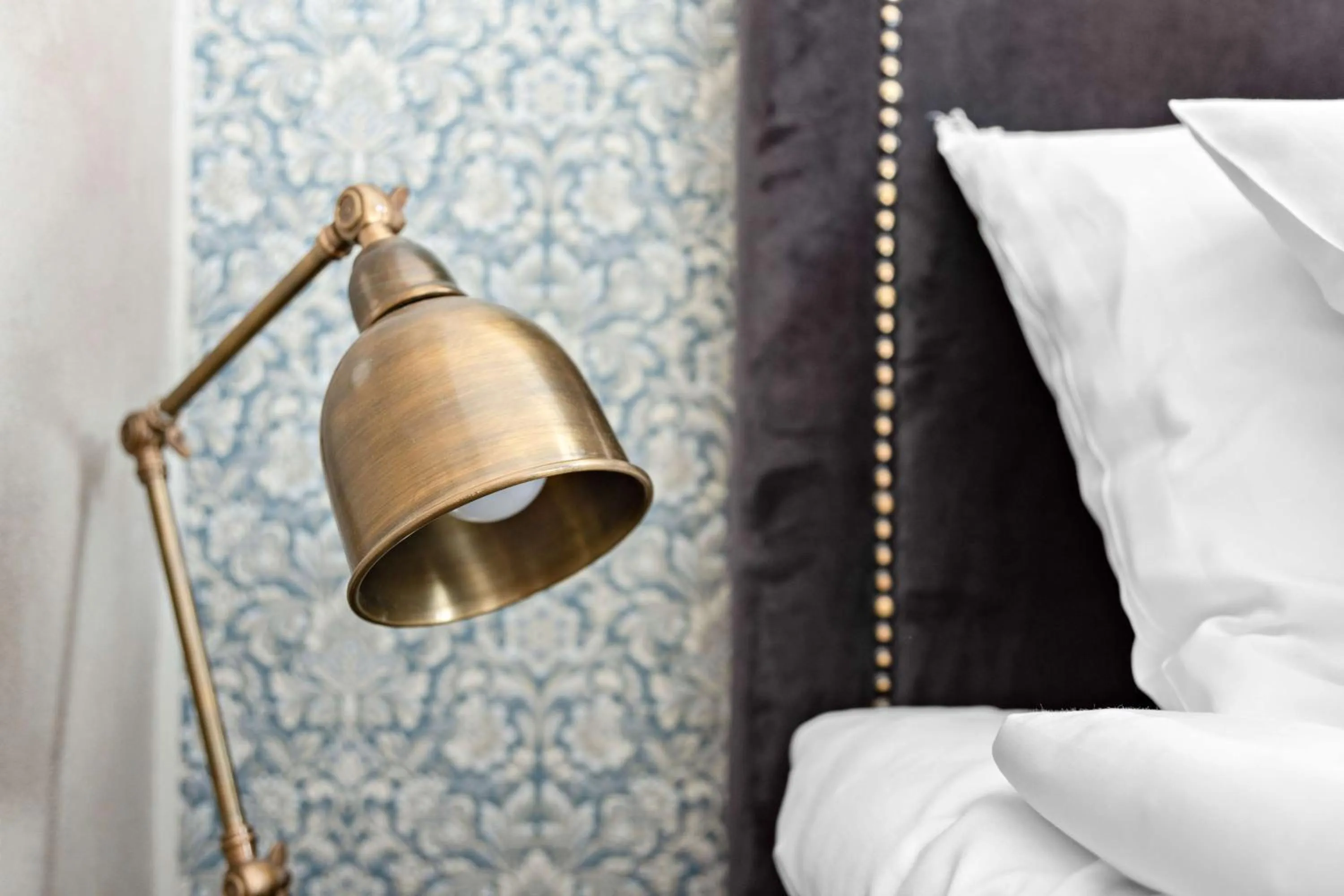 Bedroom, Bed in Donners Hotell