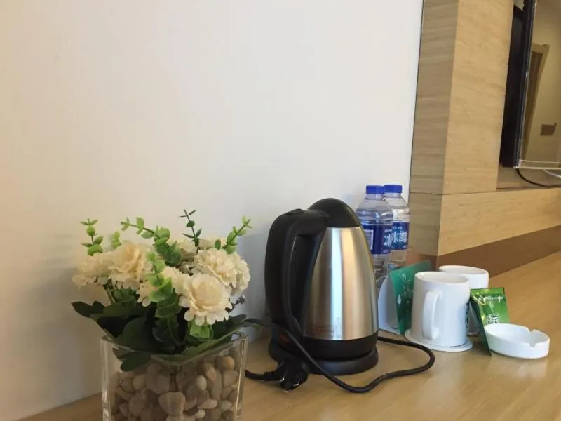 GreenTree Inn Xi'an Railway Station Airport Bus Wulukou Subway Station Business Hotel