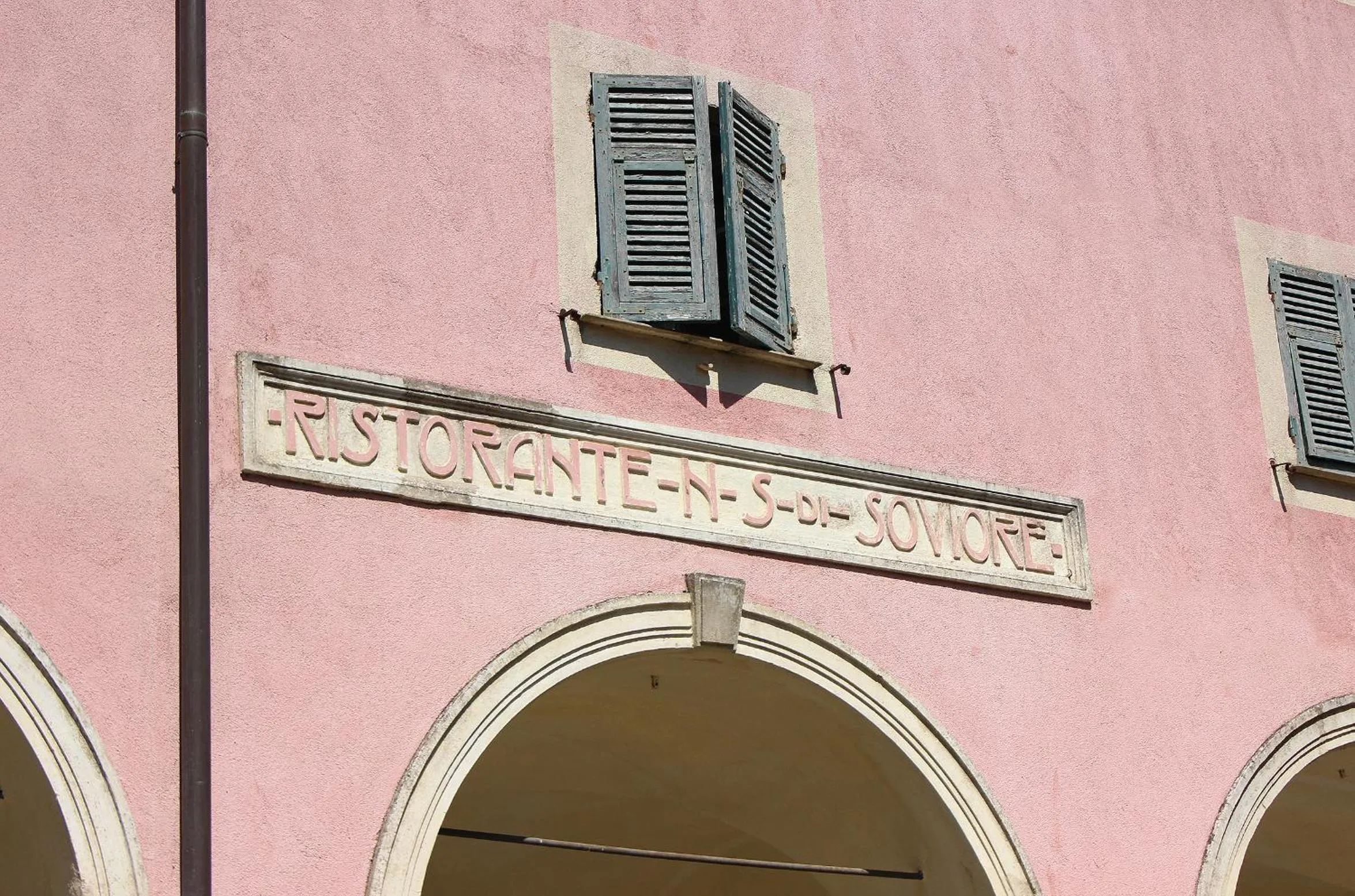 Property building in Santuario NS Soviore Cinque Terre