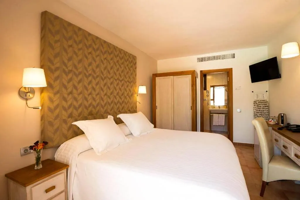 Bedroom, Bed in Paloma Blanca Boutique Hotel