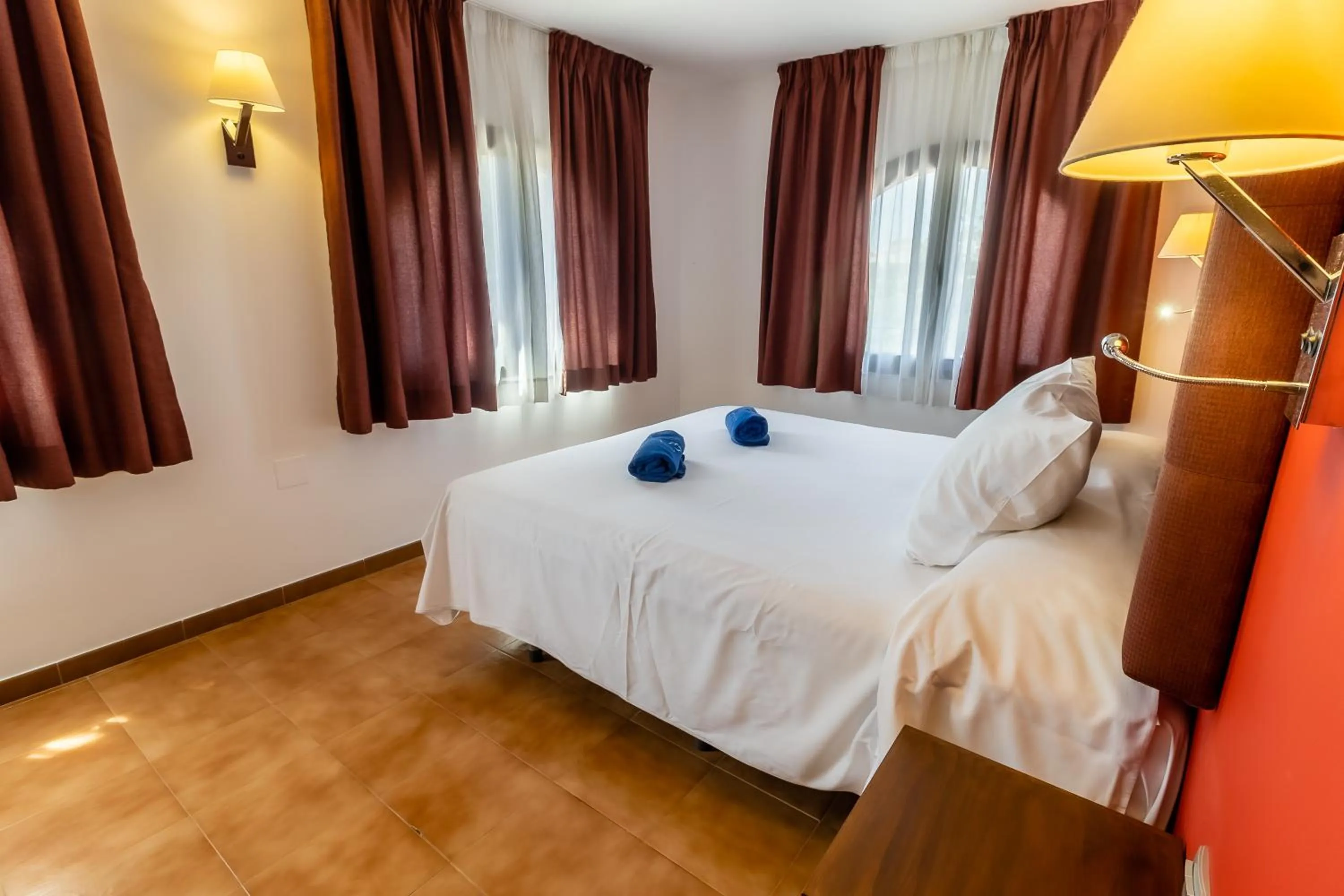 Bedroom, Bed in Paloma Blanca Boutique Hotel