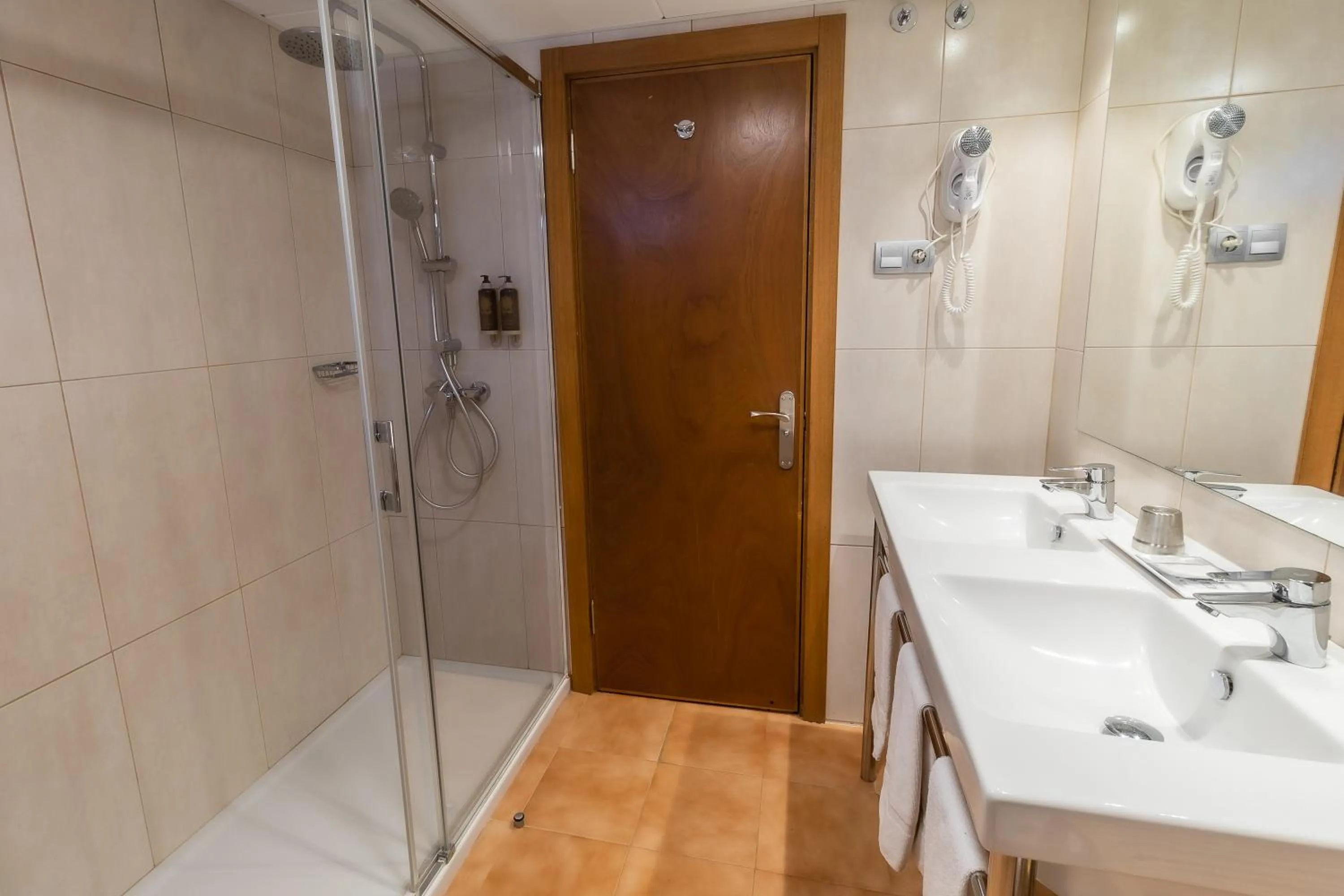 Bathroom in Paloma Blanca Boutique Hotel