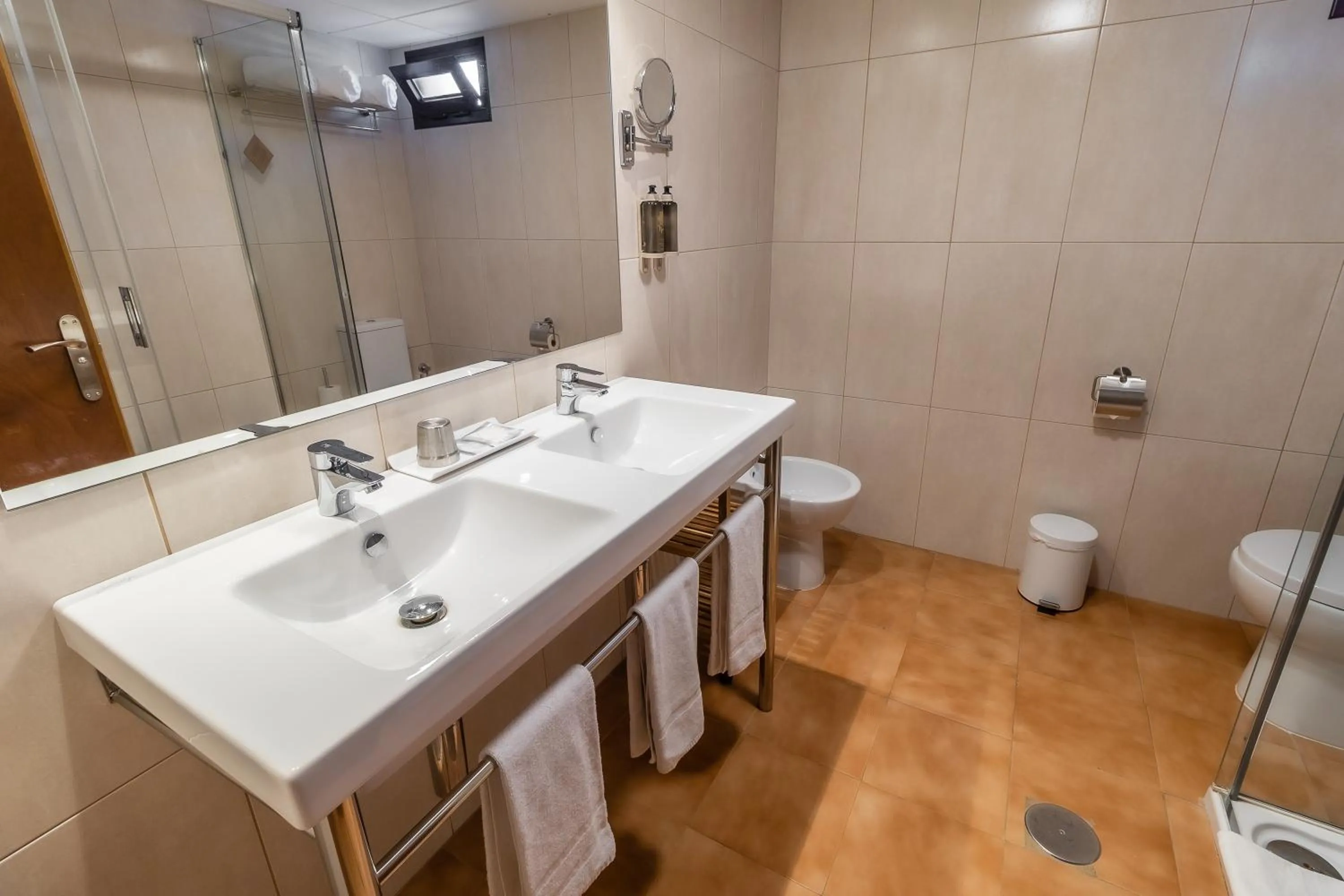 Bathroom in Paloma Blanca Boutique Hotel