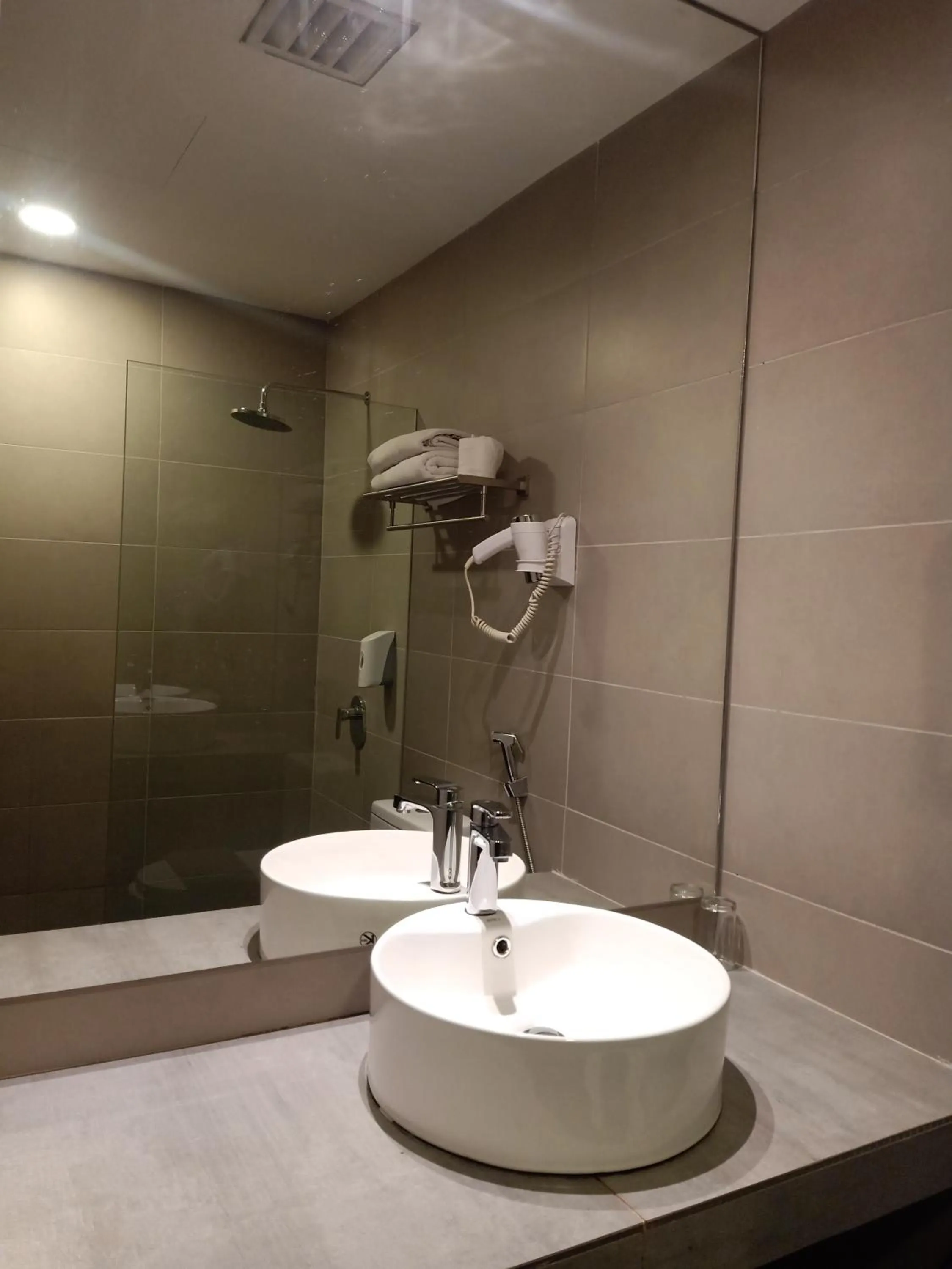 Bathroom in Kinabalu Daya Hotel