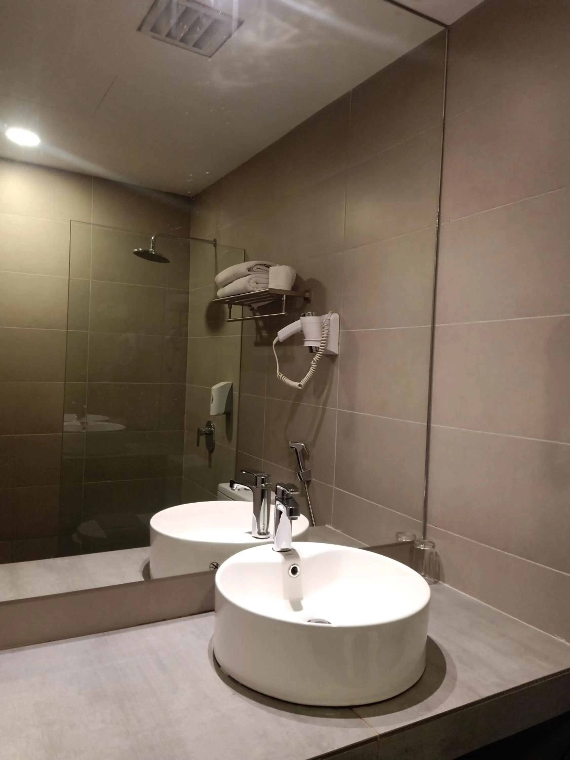 Toilet in Kinabalu Daya Hotel