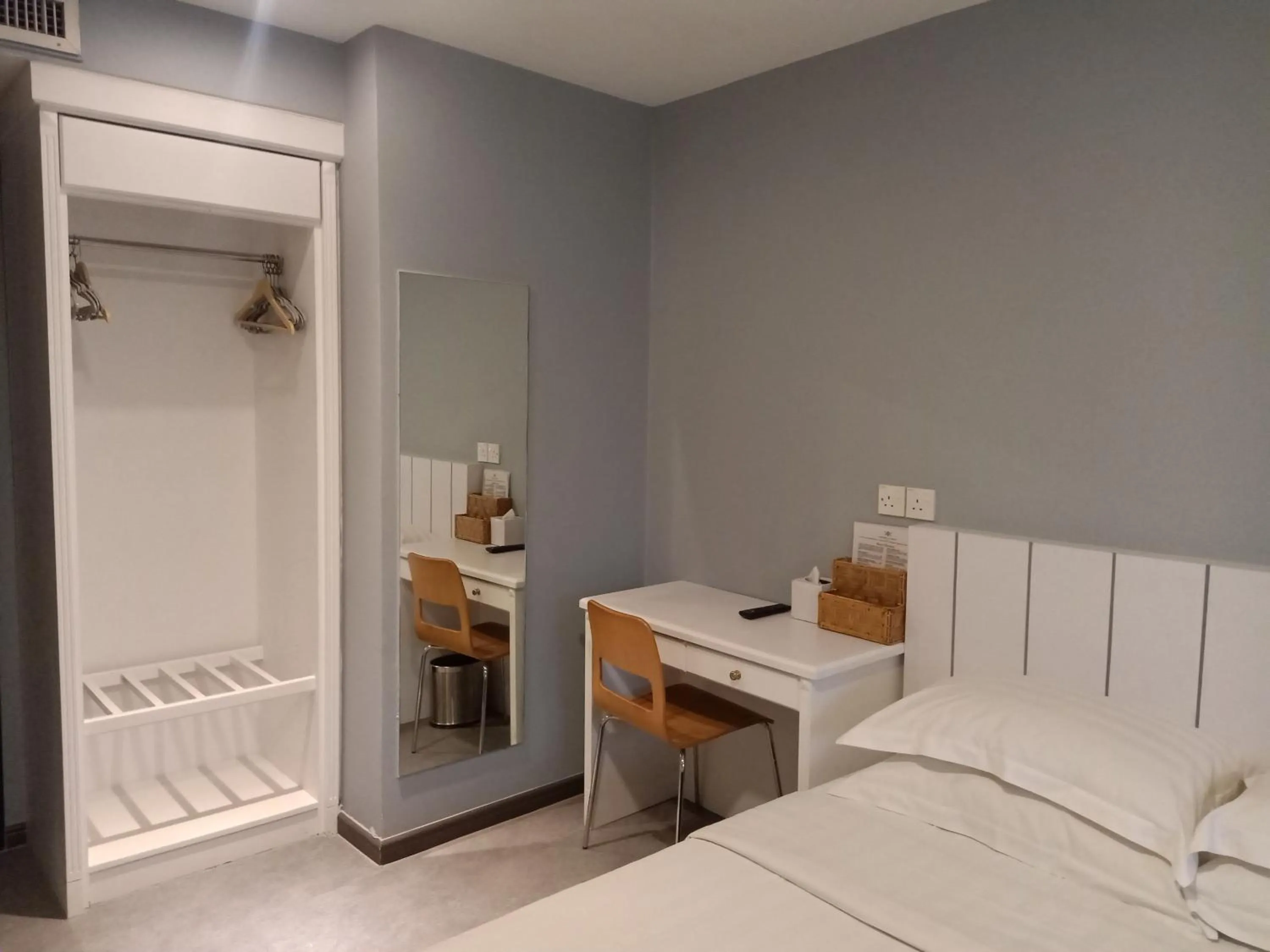 Bedroom, Bed in Kinabalu Daya Hotel