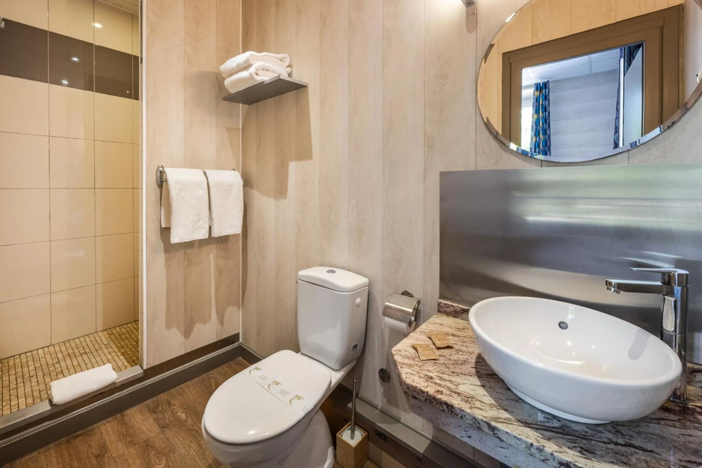 Bathroom in Hotel Beau Rivage