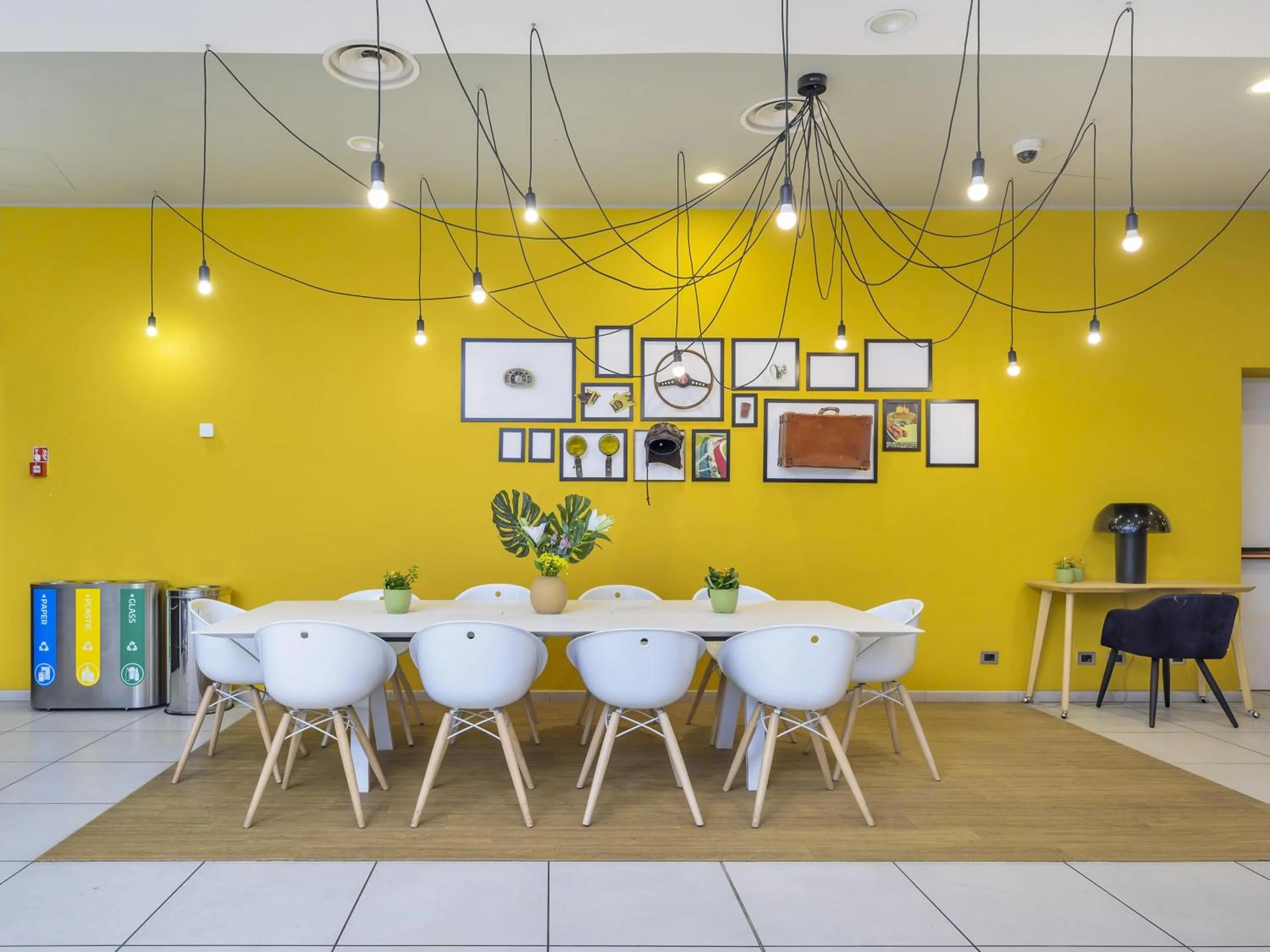 Lobby or reception in B&B Hotel Milano-Monza