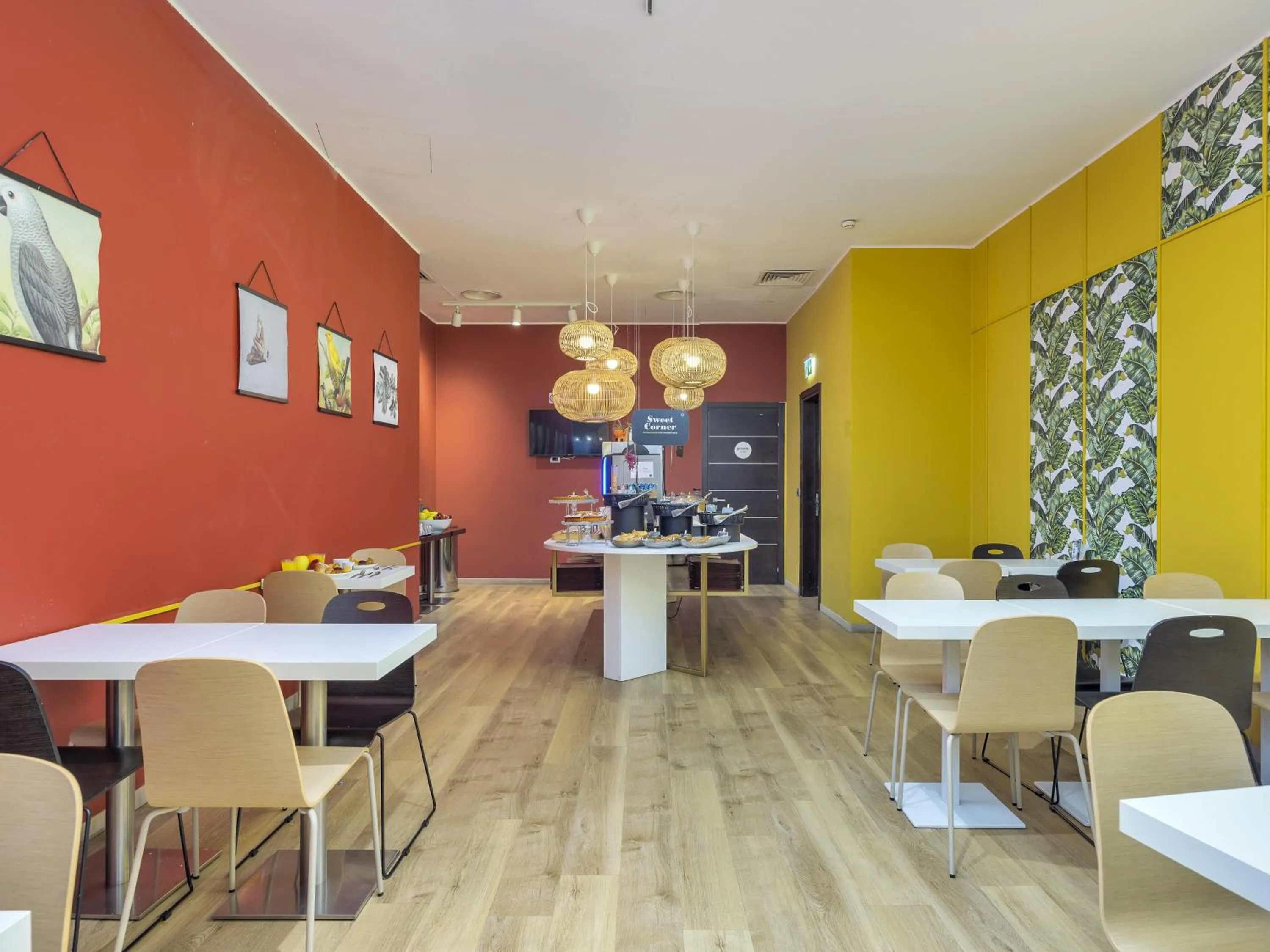 Restaurant/places to eat in B&B Hotel Milano-Monza