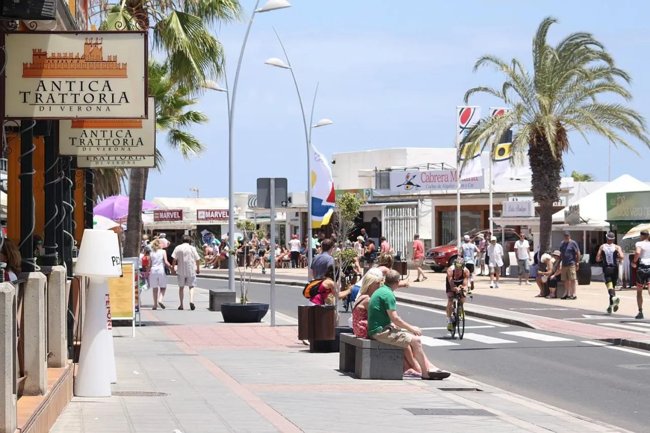 Restaurant/places to eat in Apartamentos Maribel