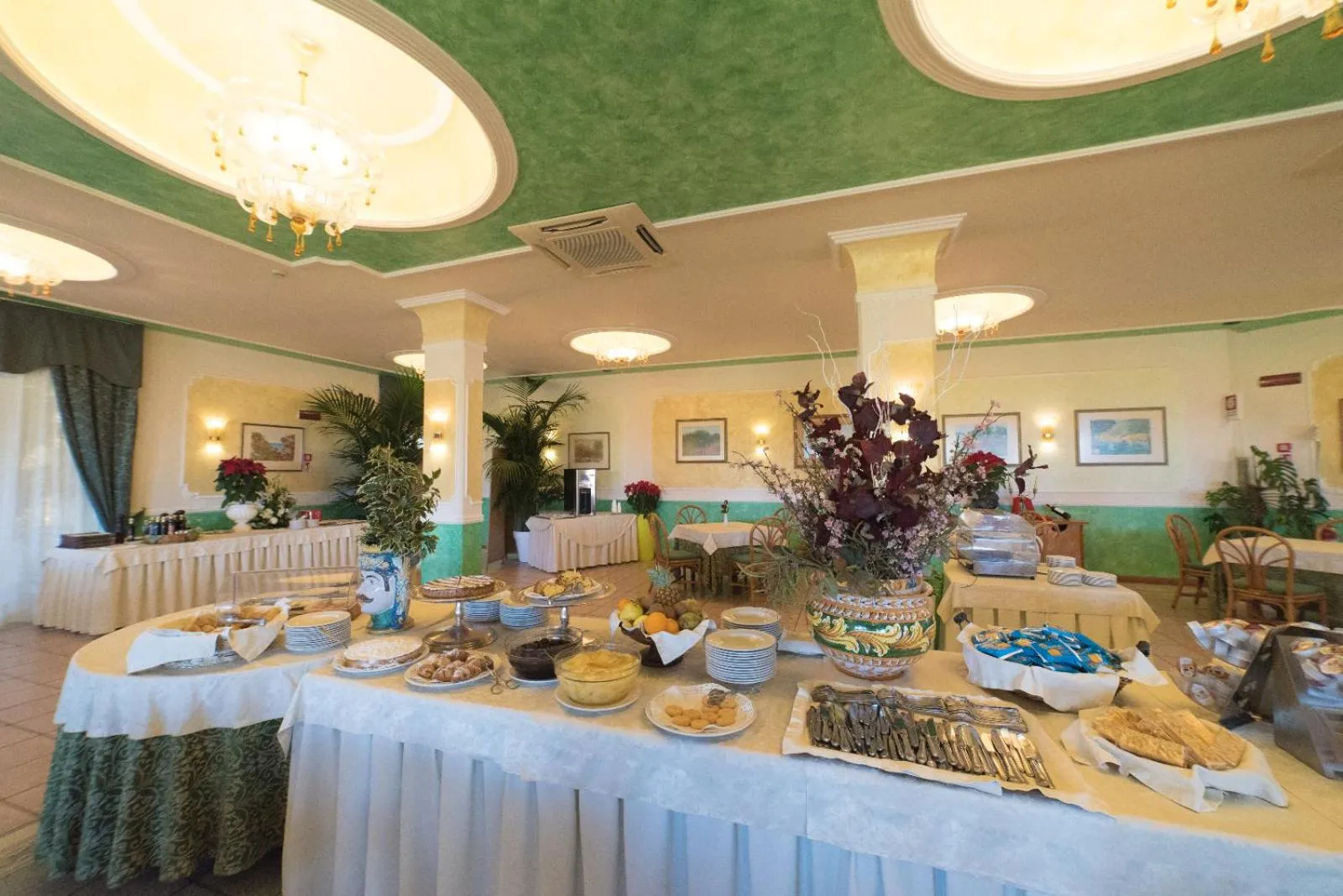 Buffet breakfast in Orizzonte Acireale Hotel