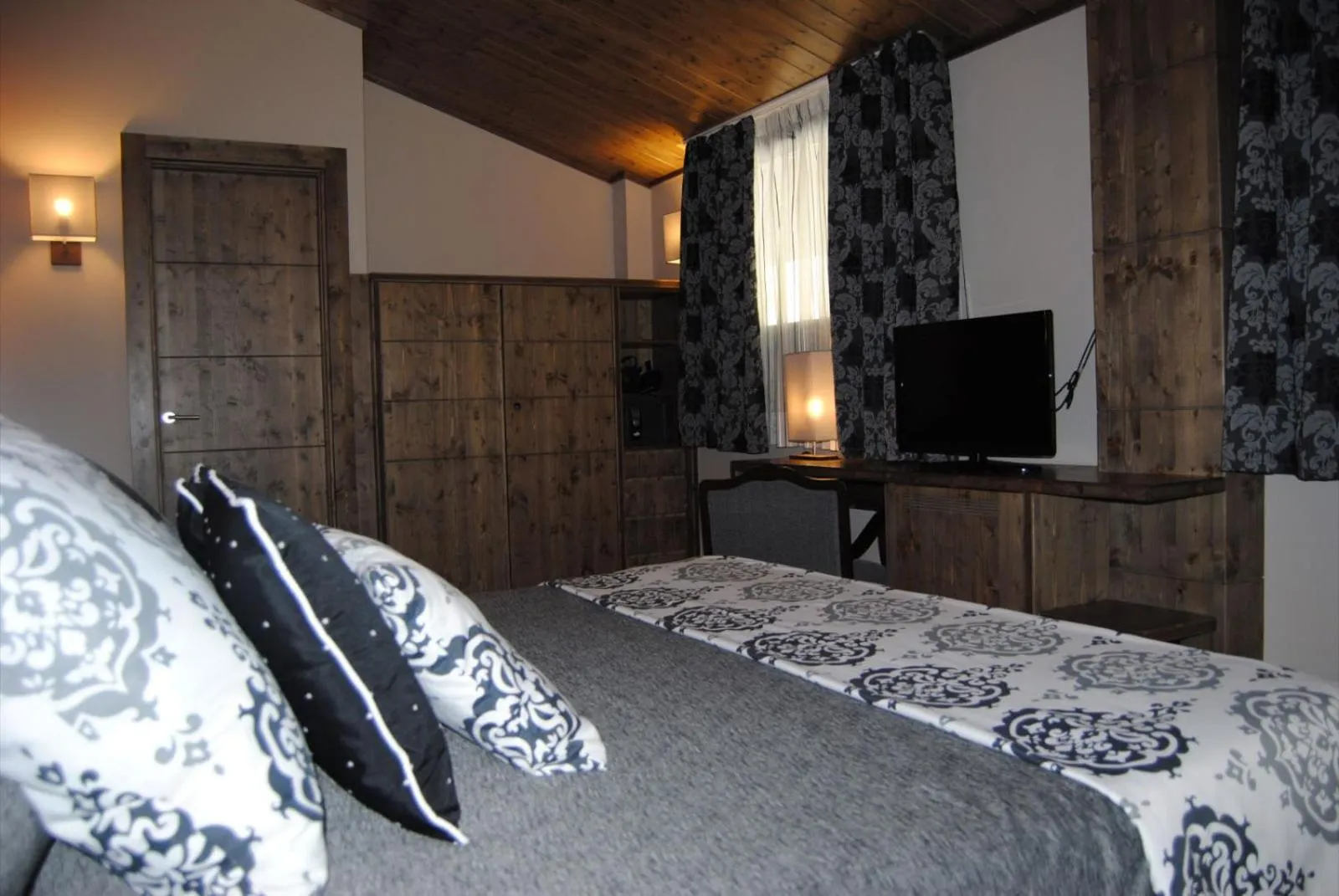 Photo of the whole room, Bed in Santa Bárbara