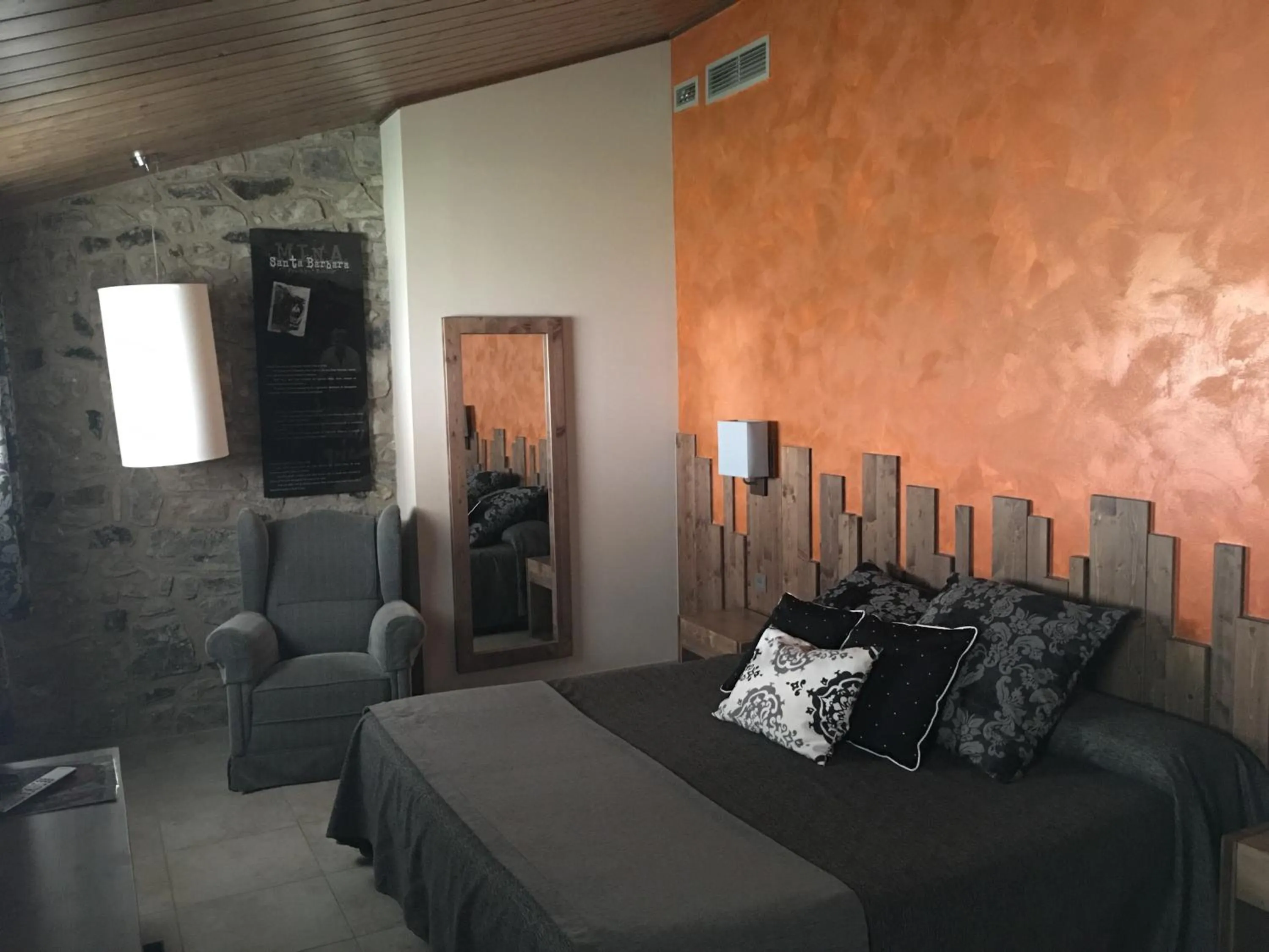 Decorative detail, Bed in Santa Bárbara