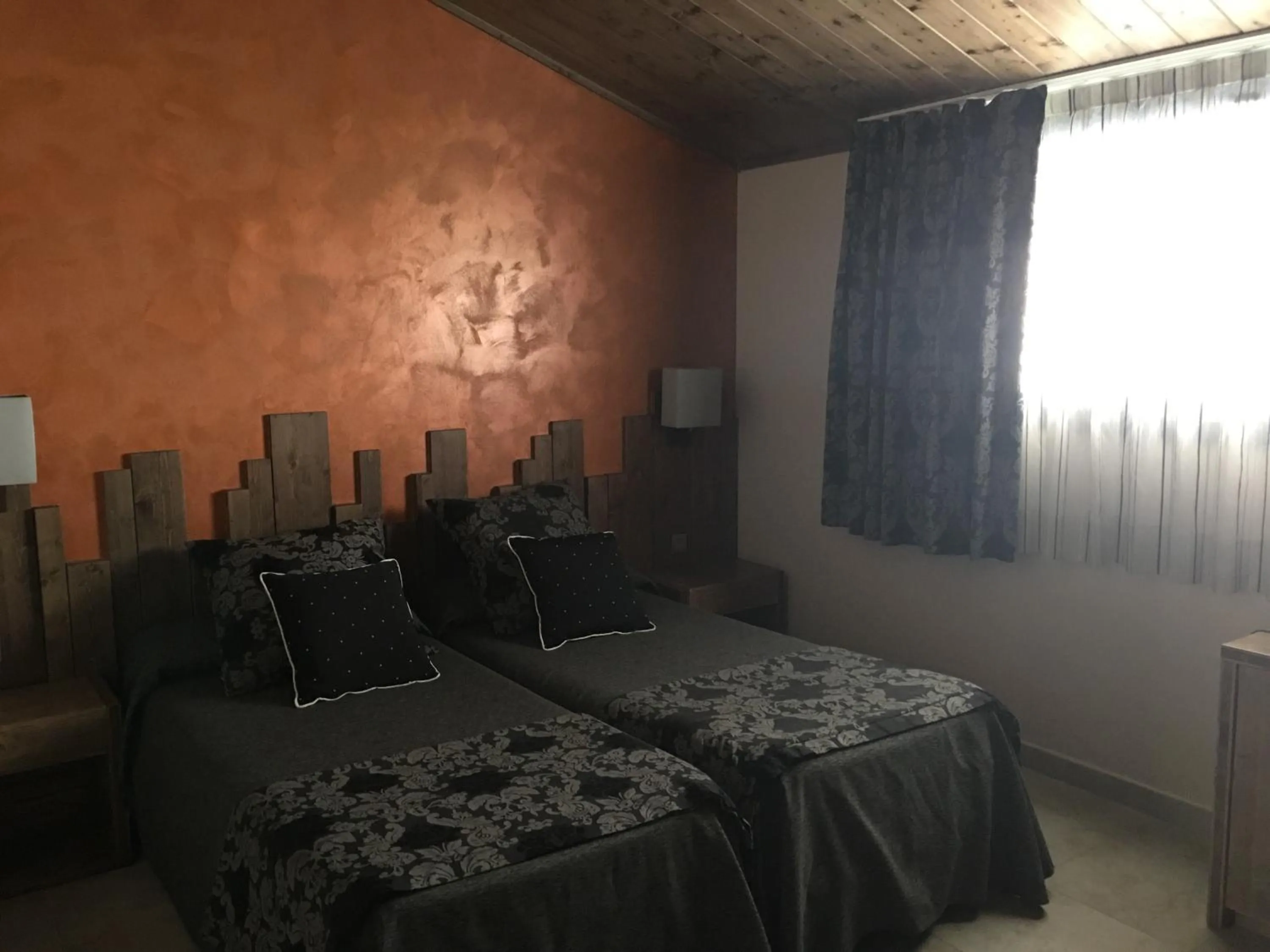 Decorative detail, Bed in Santa Bárbara