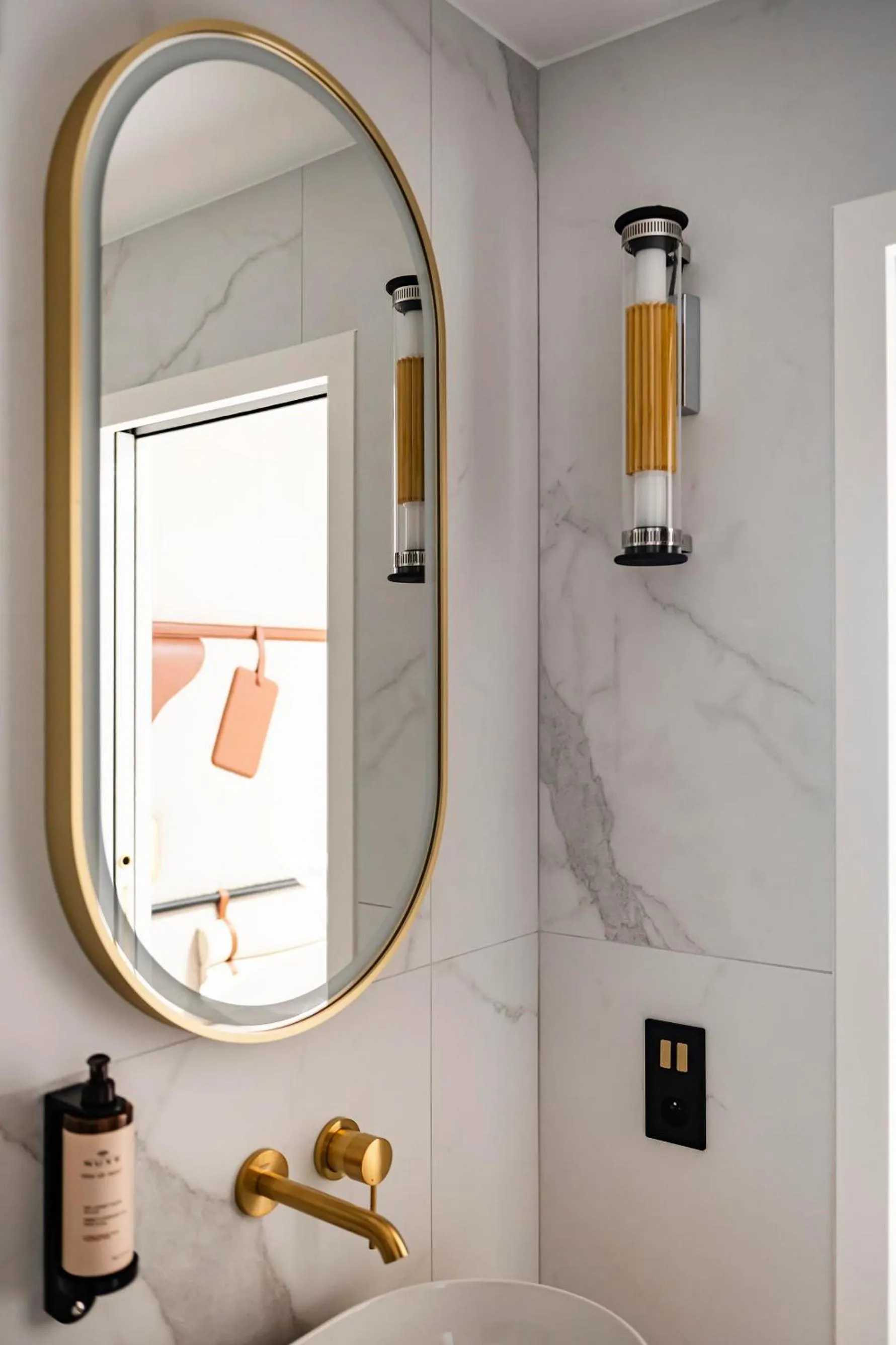 Bathroom in Hôtel Hiro Paris