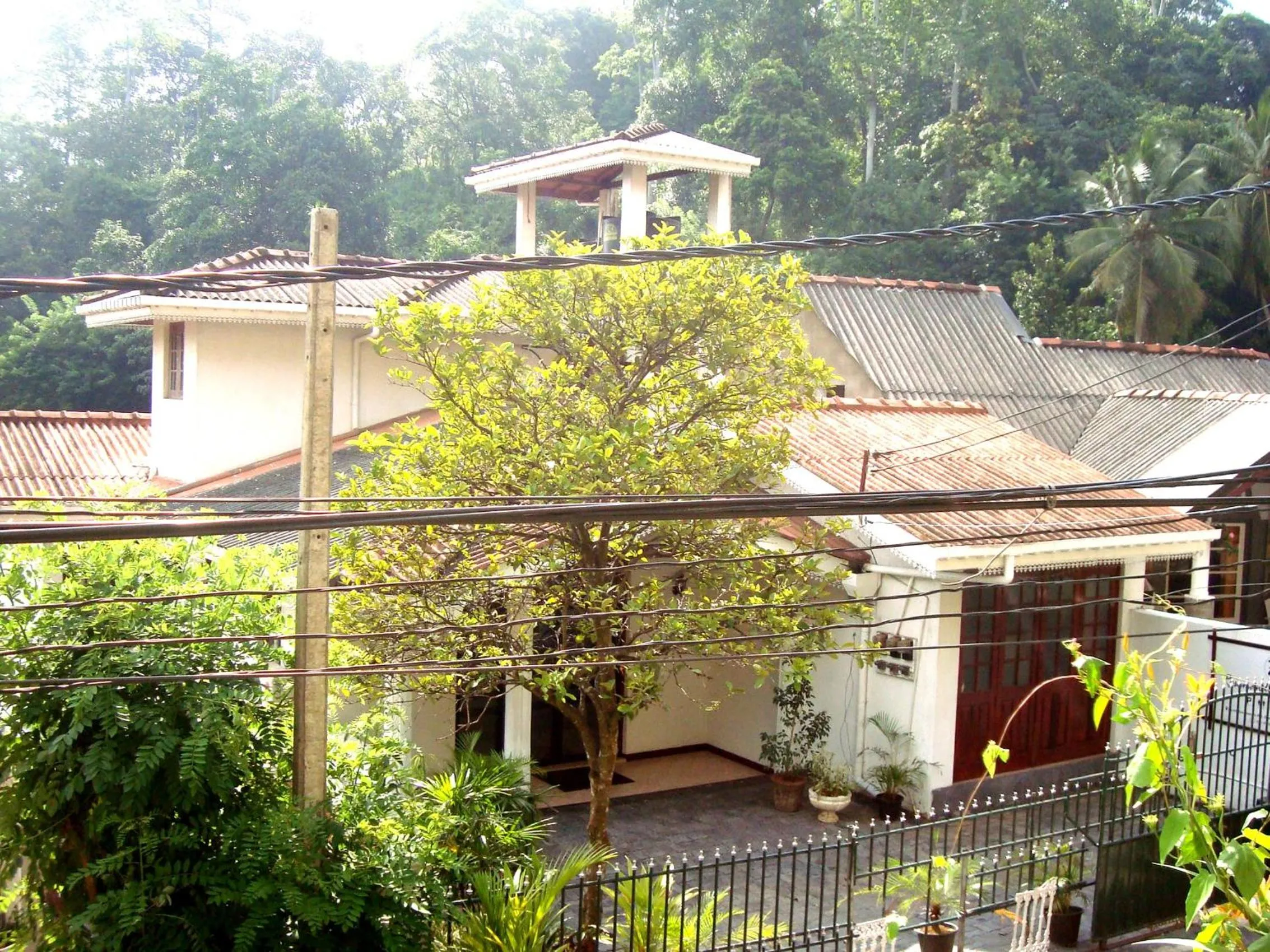 Facade/entrance in Layathraa Kandy