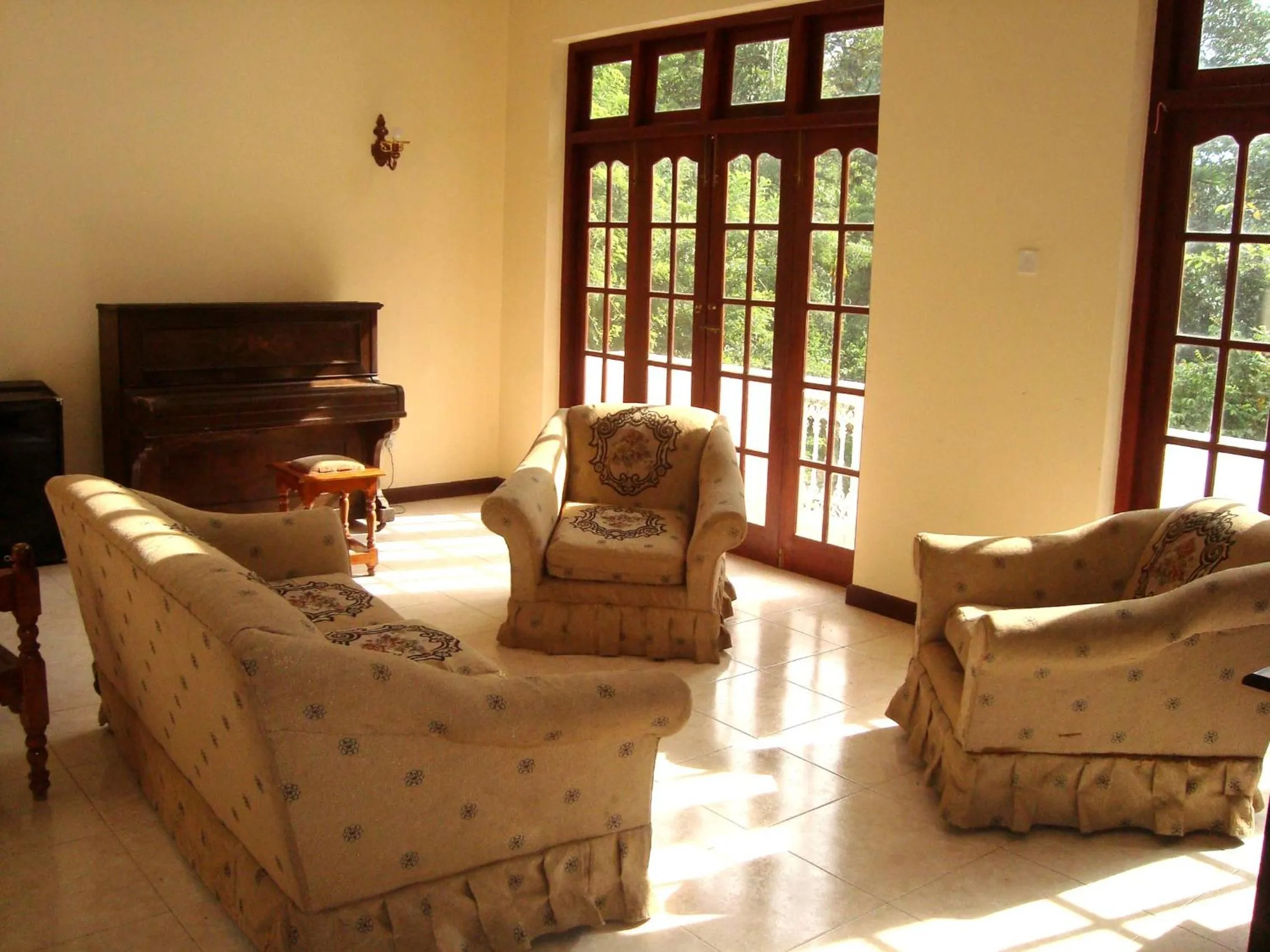 Lobby or reception in Layathraa Kandy