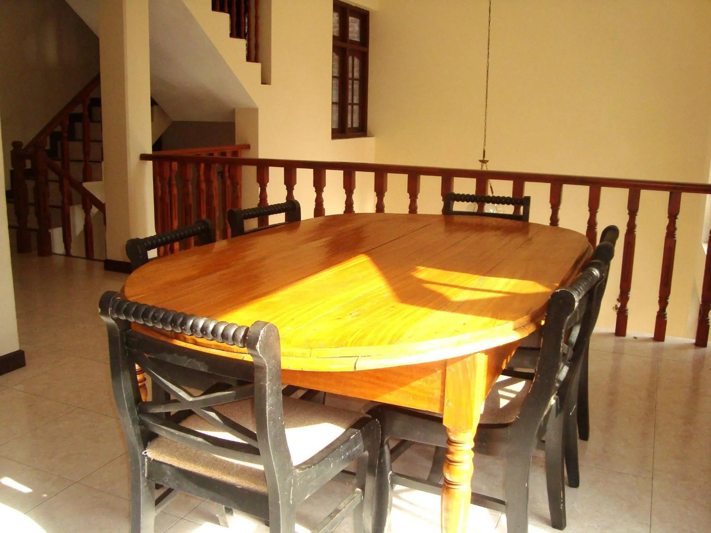 Restaurant/places to eat in Layathraa Kandy