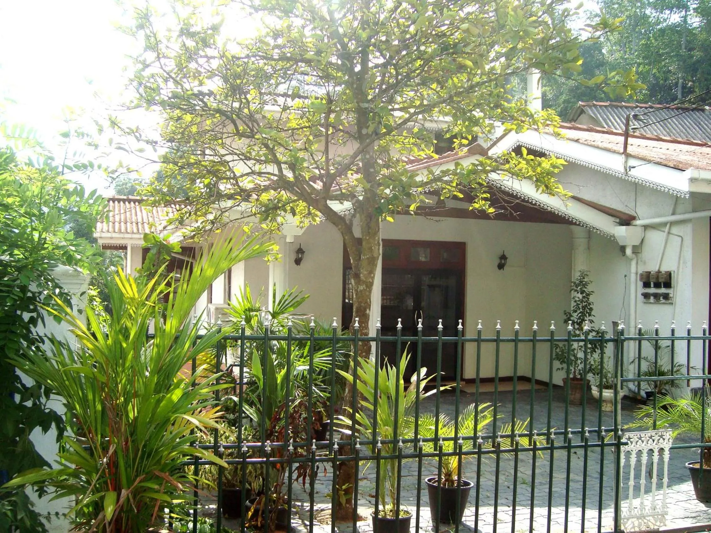 Facade/entrance in Layathraa Kandy