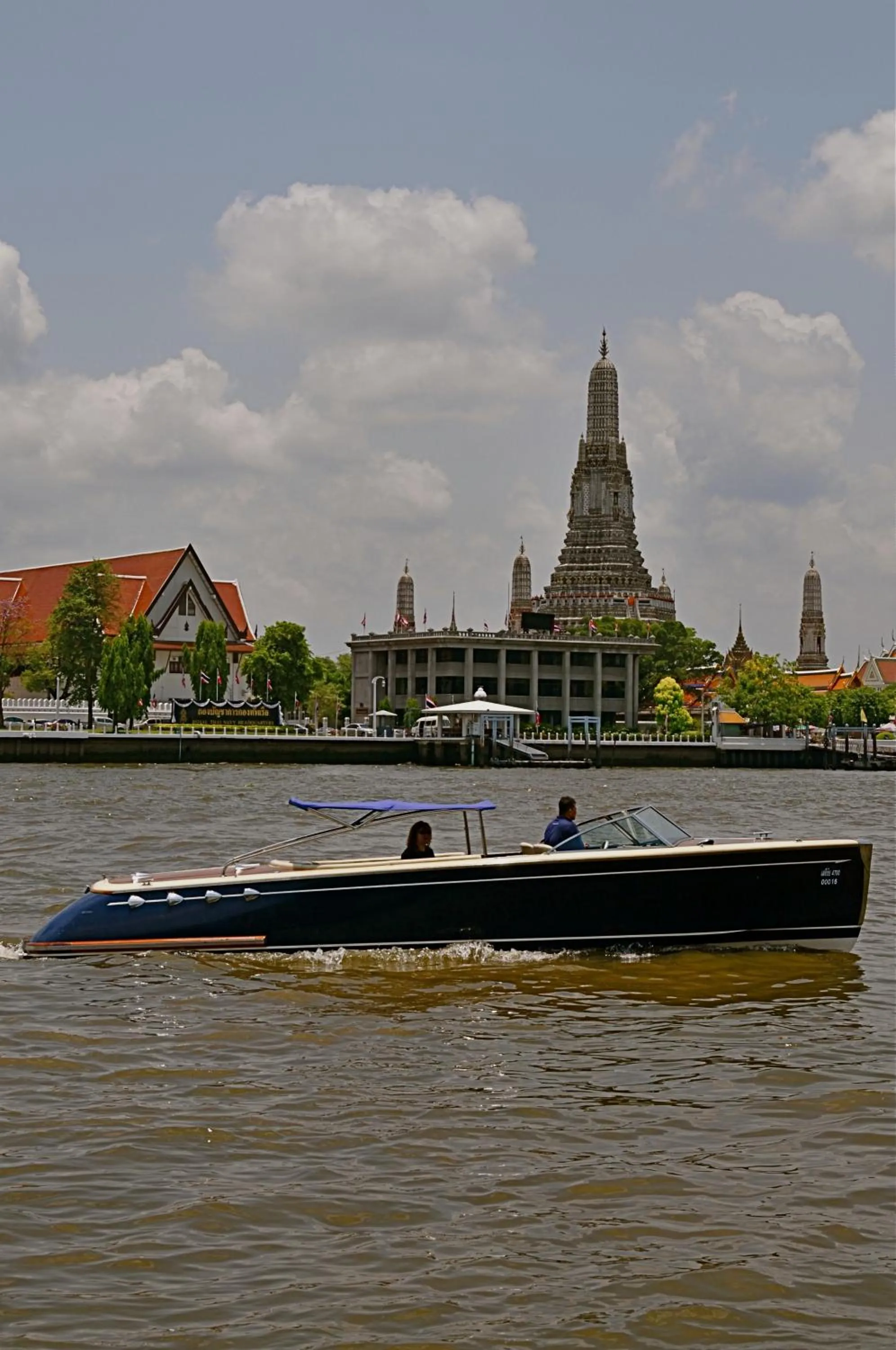 Area and facilities in Chakrabongse Villas