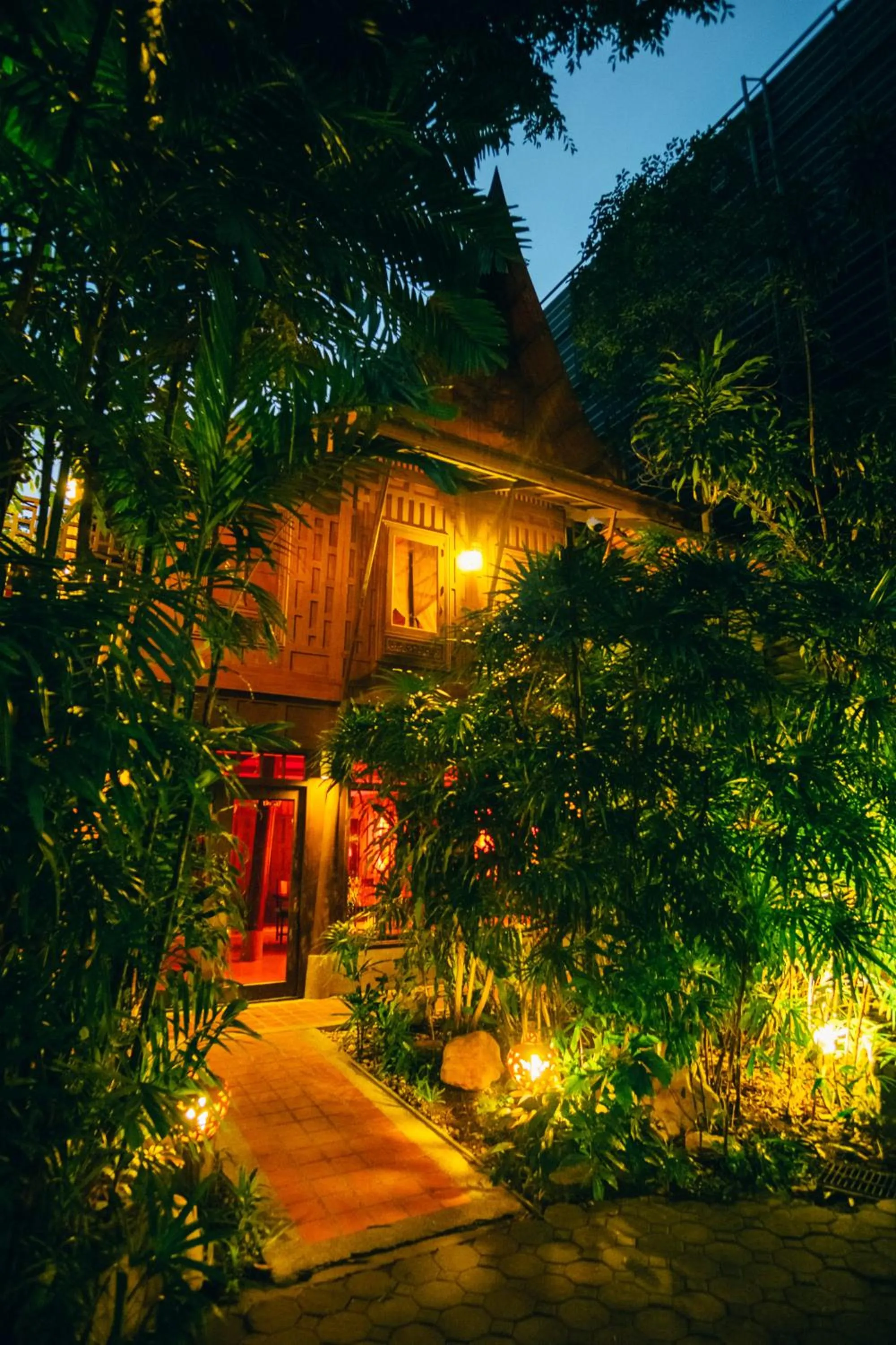 Facade/entrance in Chakrabongse Villas