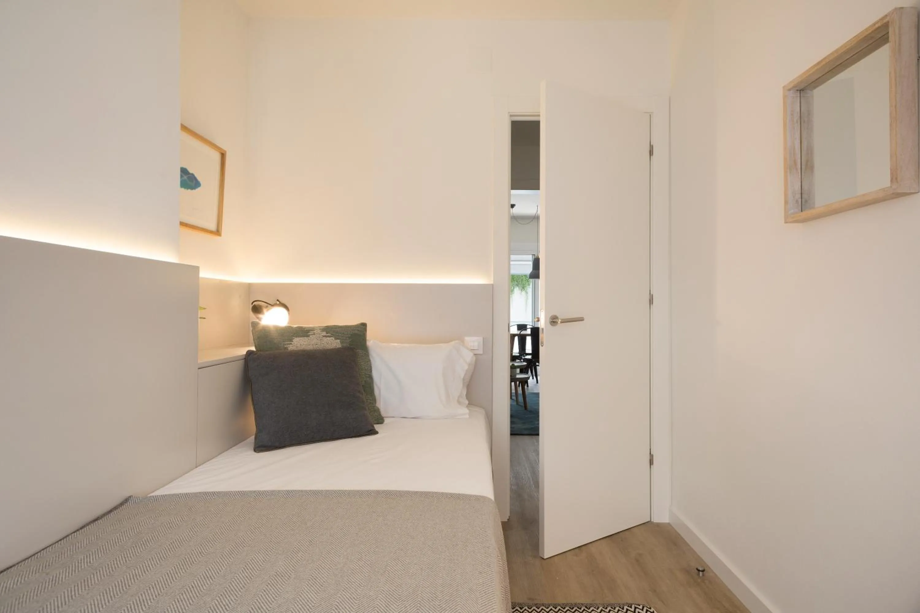 Photo of the whole room, Bed in Sitges Group Calm Beach