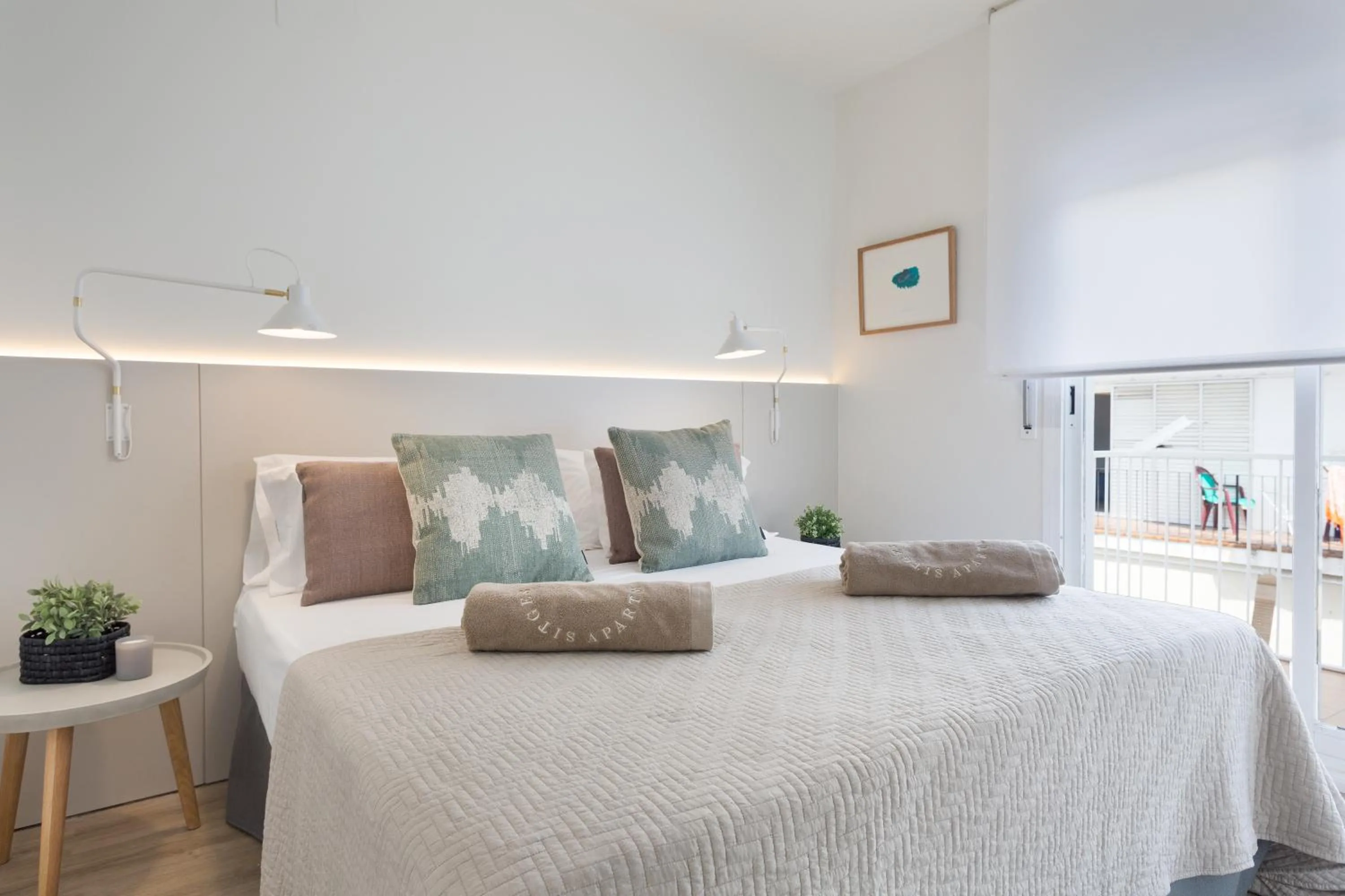 Photo of the whole room, Bed in Sitges Group Calm Beach