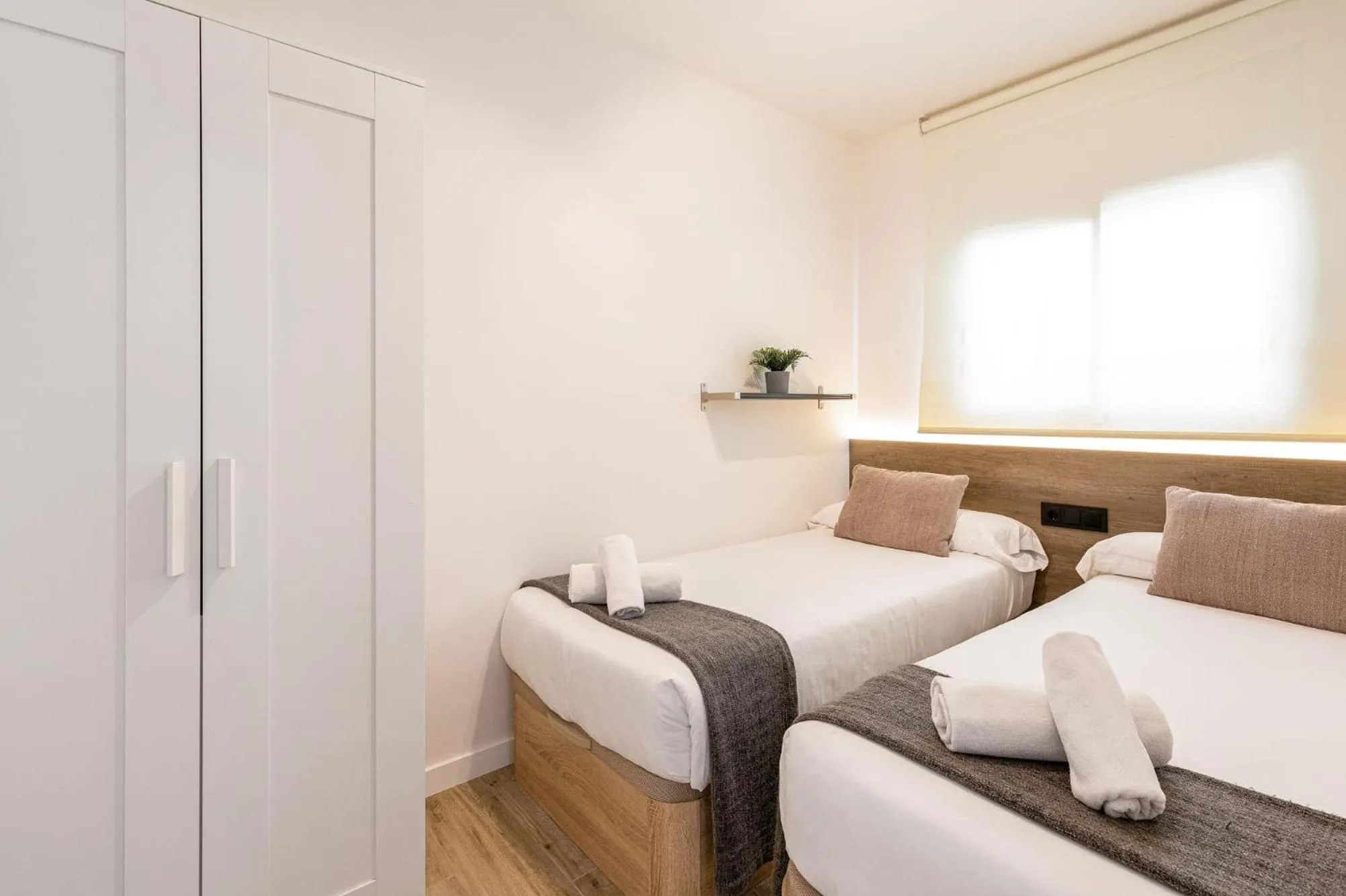 Photo of the whole room, Bed in Sitges Group Calm Beach