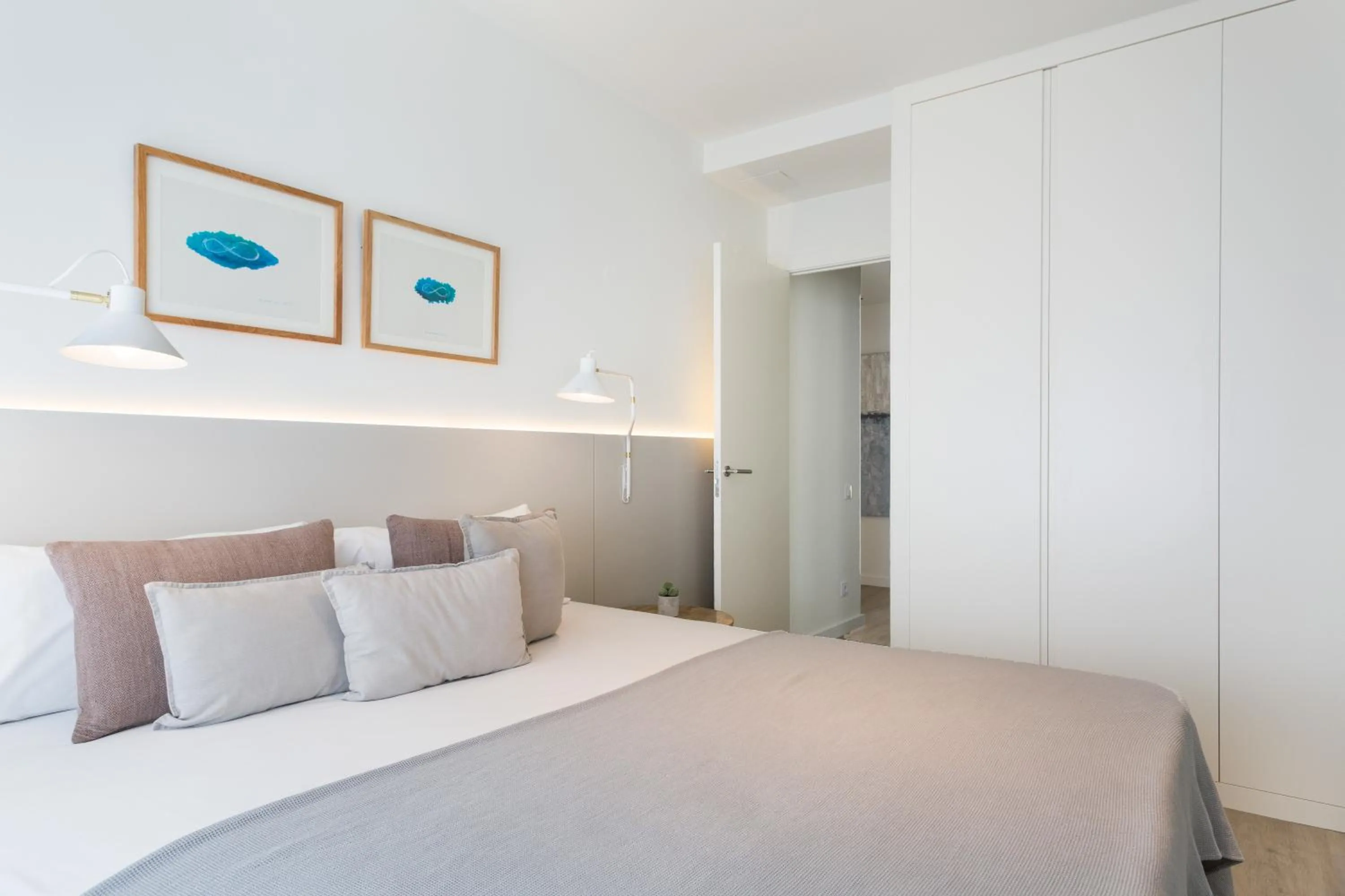 Photo of the whole room, Bed in Sitges Group Calm Beach