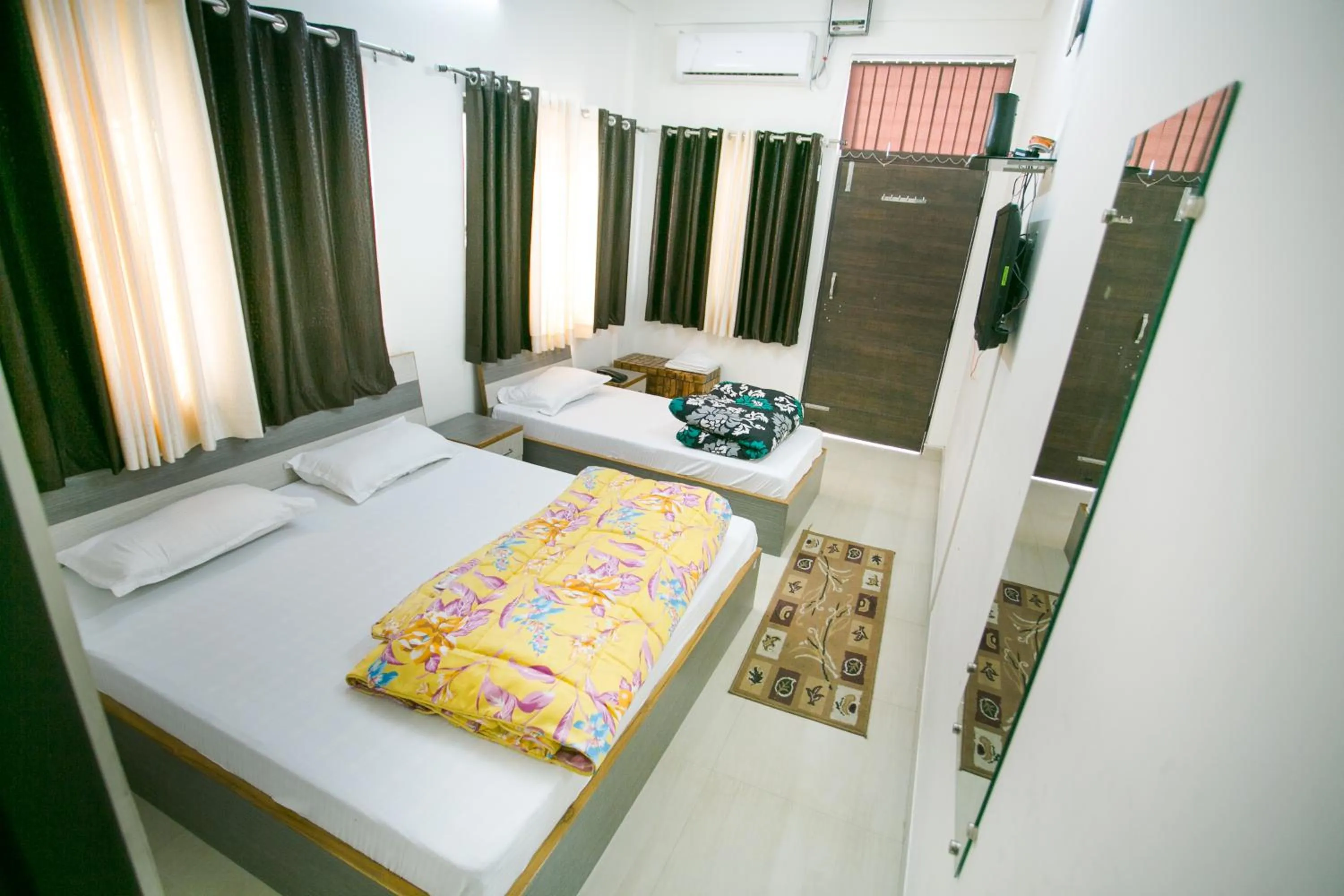Bed in Hotel Shiv Kripa