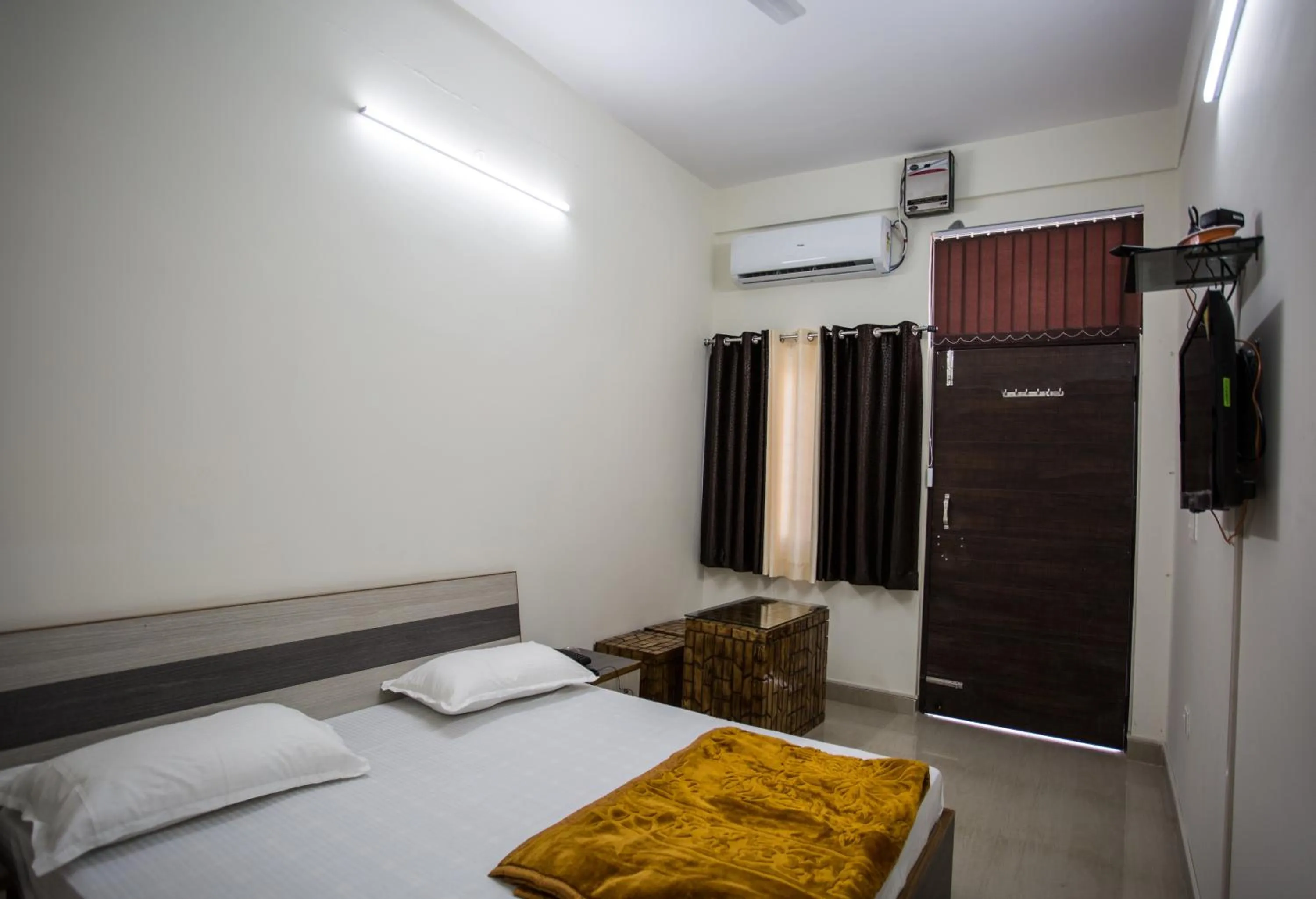 Bed in Hotel Shiv Kripa