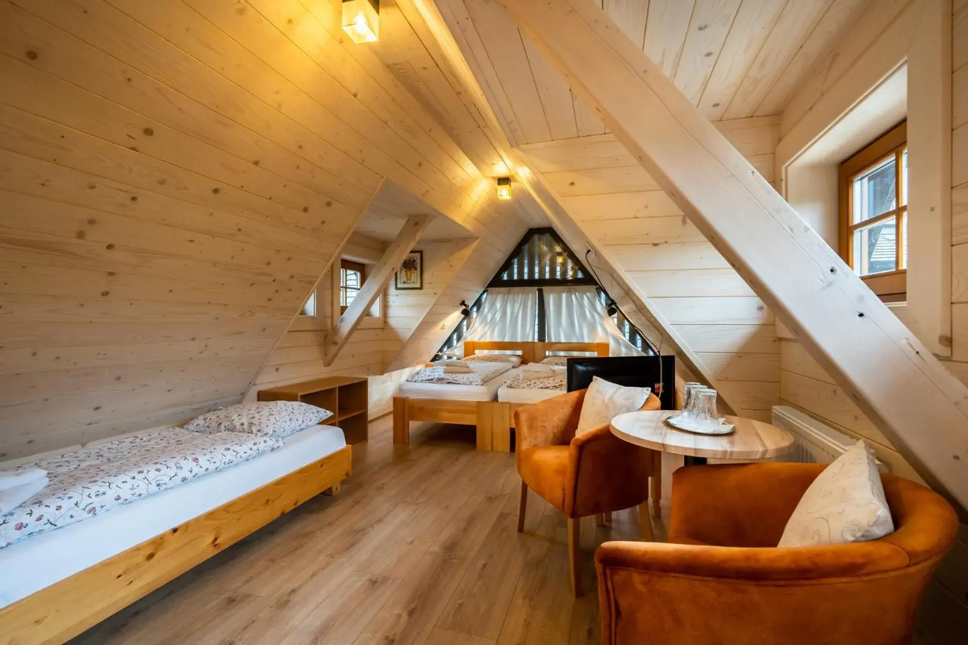 Standard Triple Room in Wellness rezort Jánošíkov dvor Standard Triple Room in Wellness rezort Jánošíkov dvor