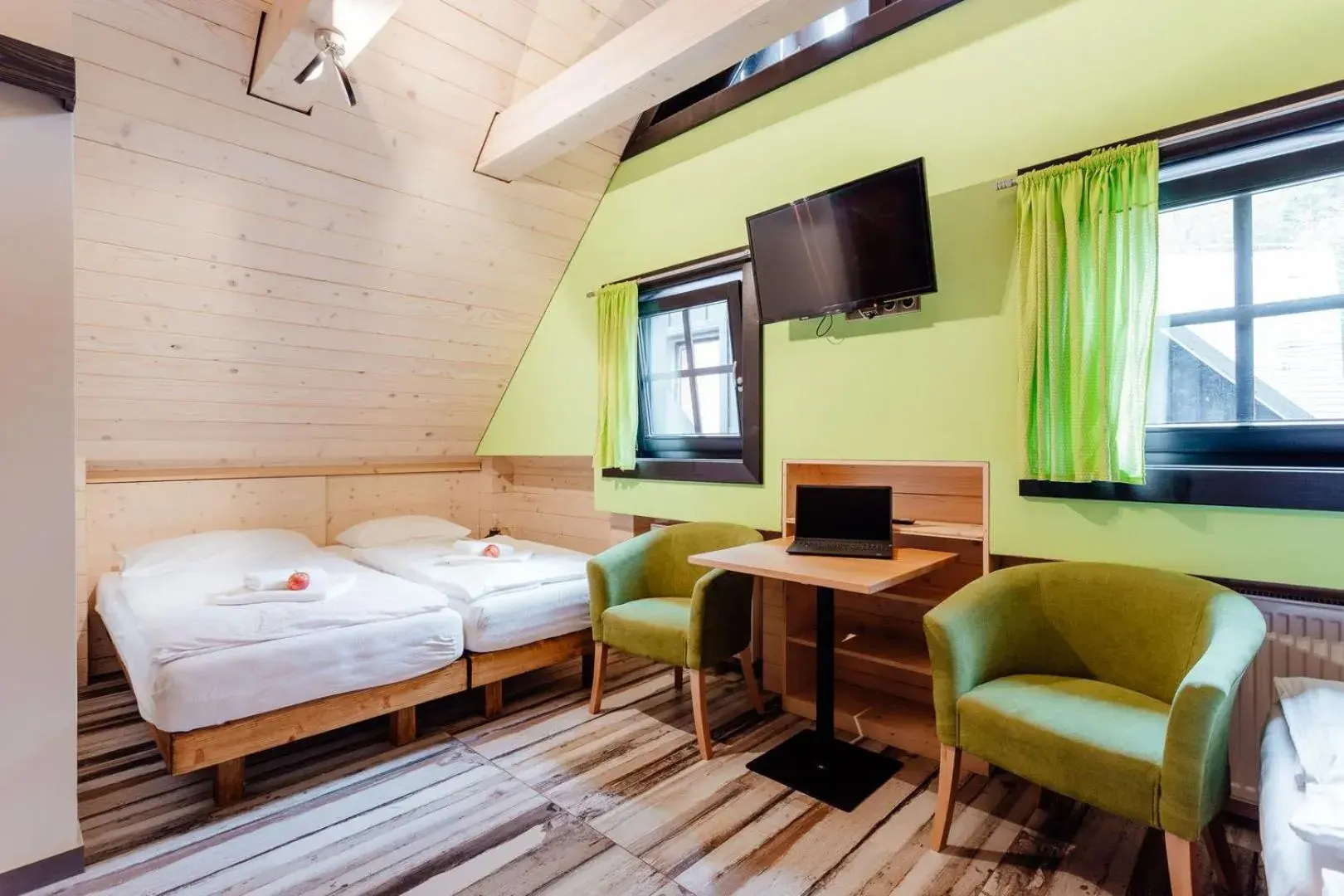 Standard Quadruple Room in Wellness rezort Jánošíkov dvor Standard Quadruple Room in Wellness rezort Jánošíkov dvor