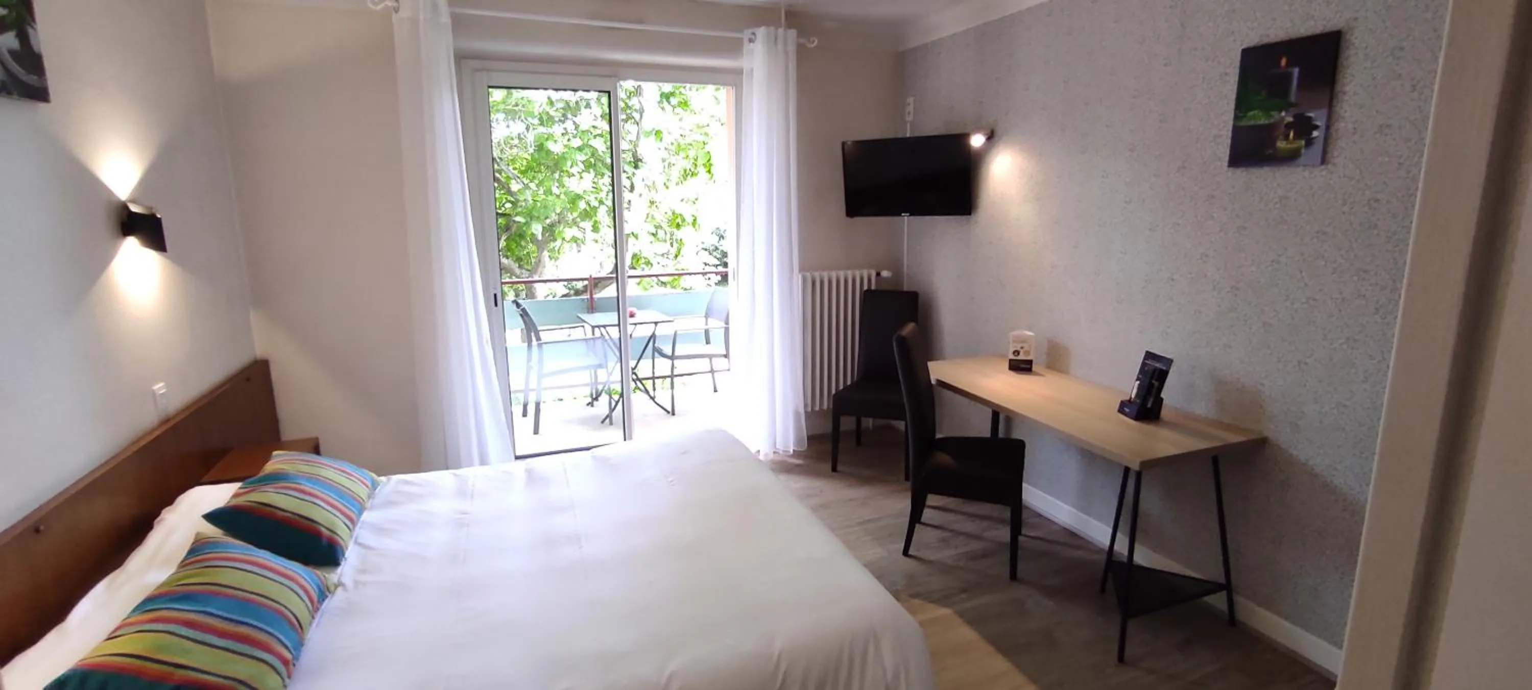 Bedroom, Bed in Hostellerie du Parc