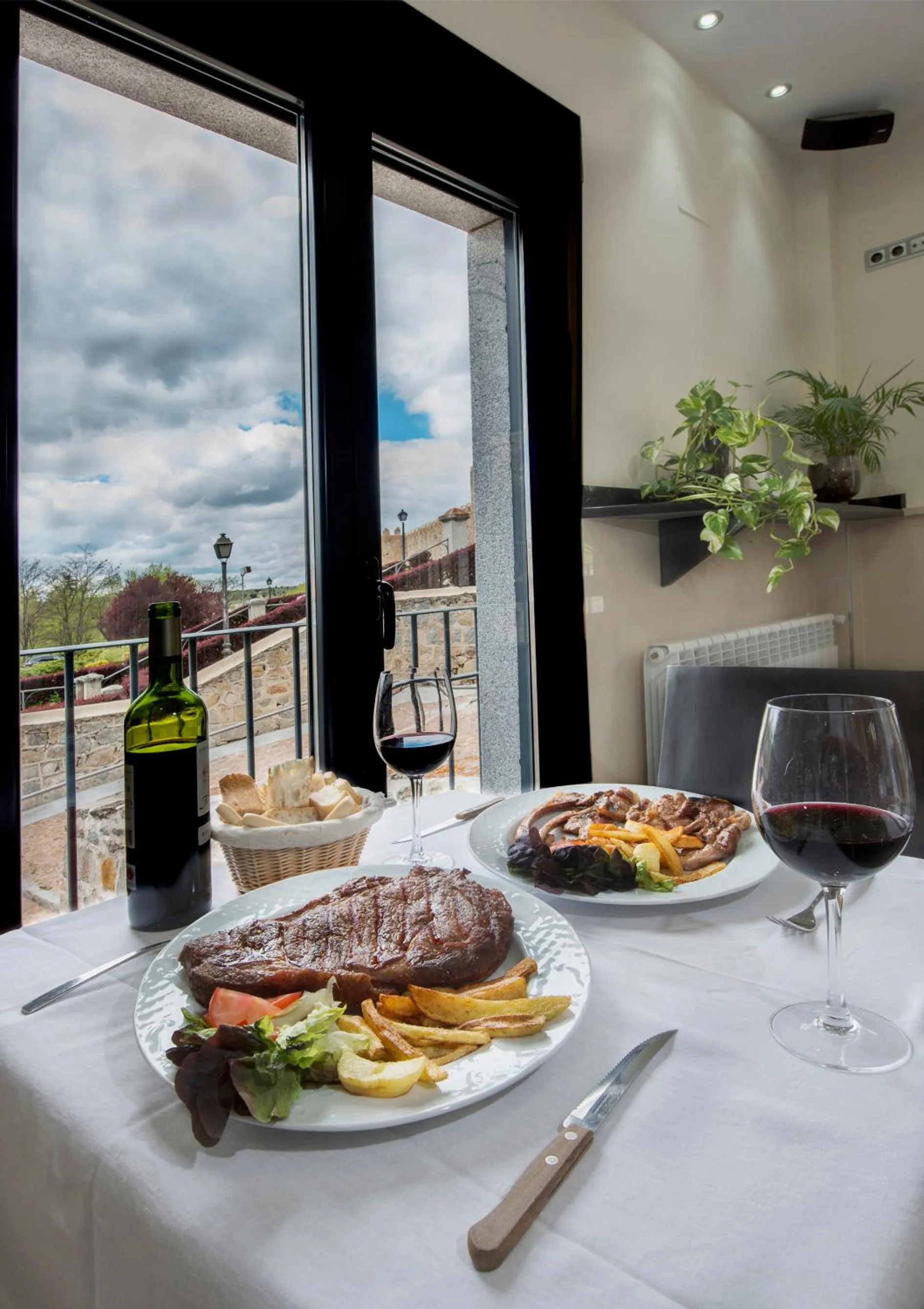 Food and drinks in Hotel Puerta de la Santa