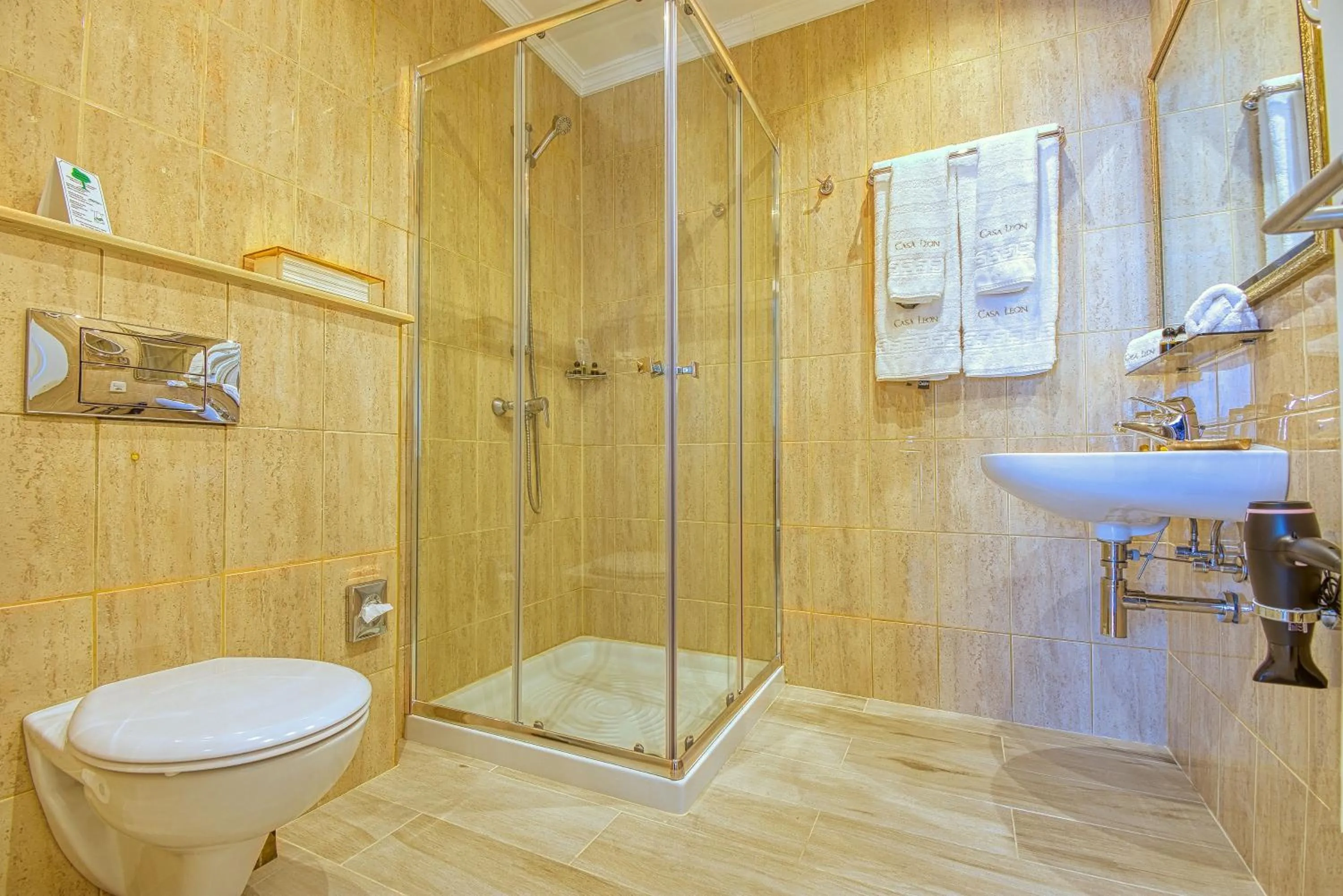 Bathroom in Casa León Royal Retreat